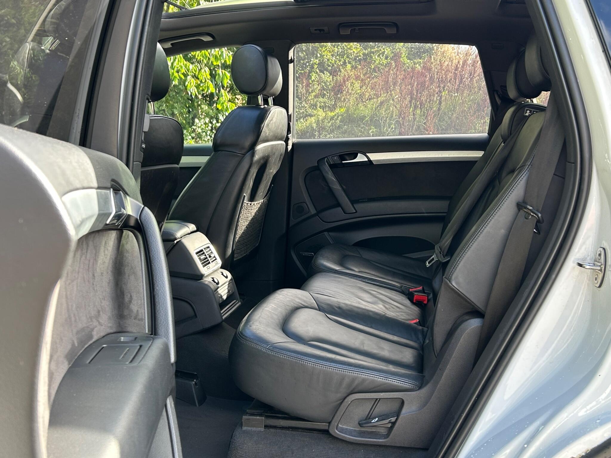 Audi Q7 view 26