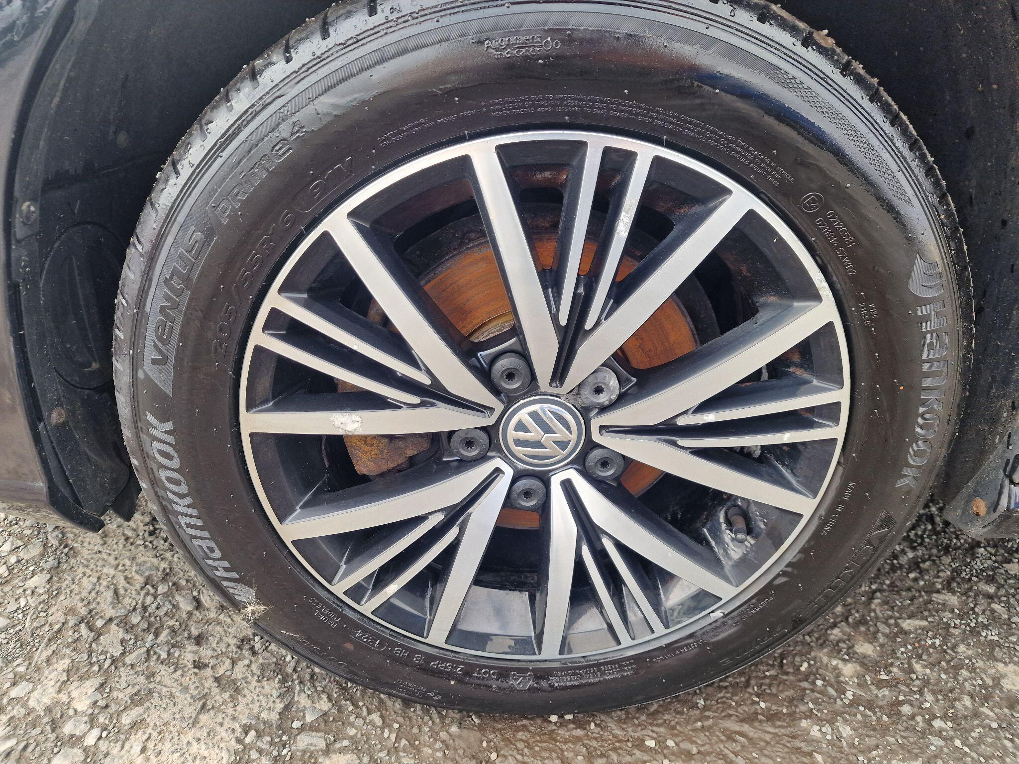 Volkswagen Golf view 45