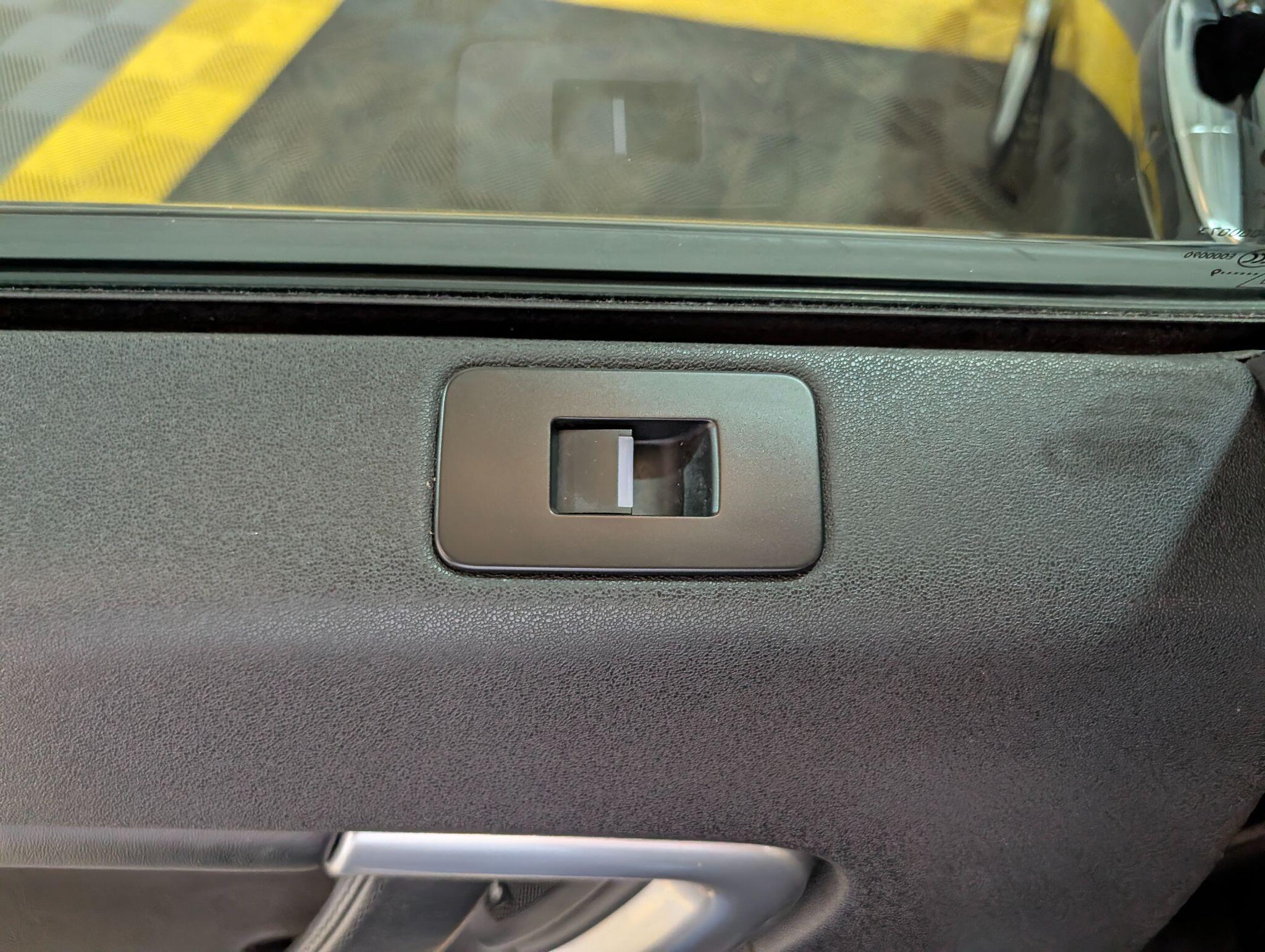 Land Rover Discovery Sport view 41