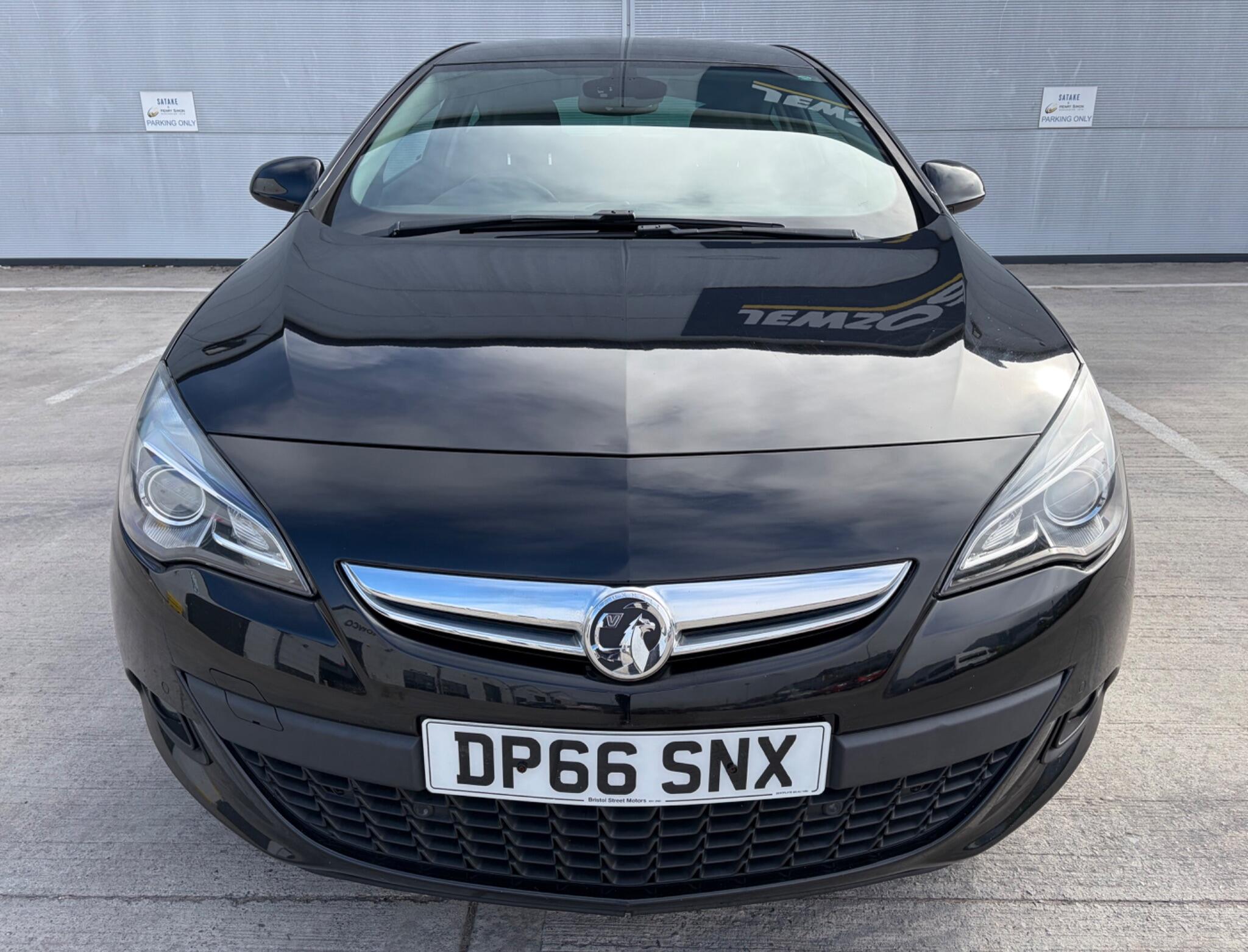 Vauxhall Astra GTC view 5