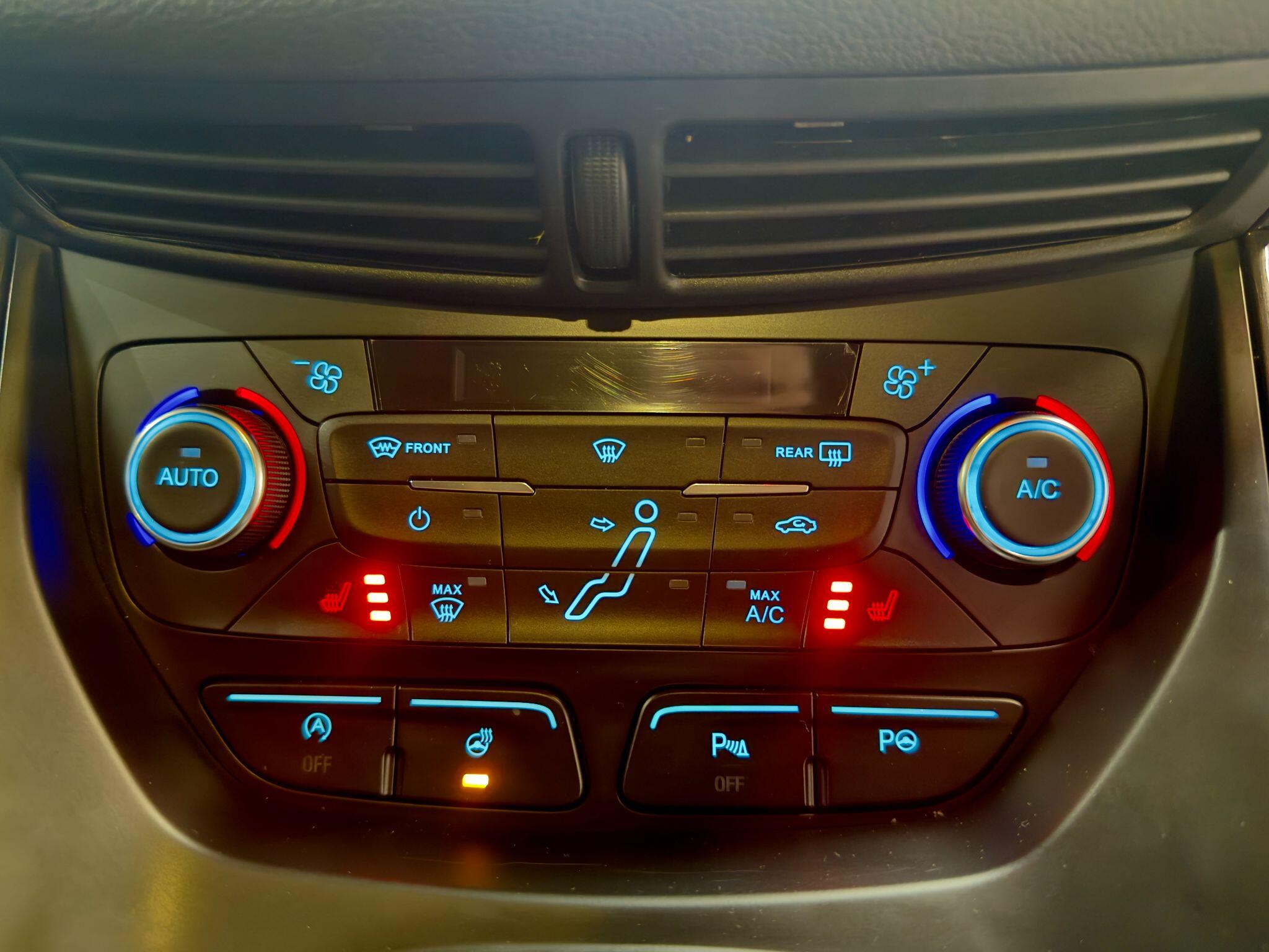Ford C-Max view 17
