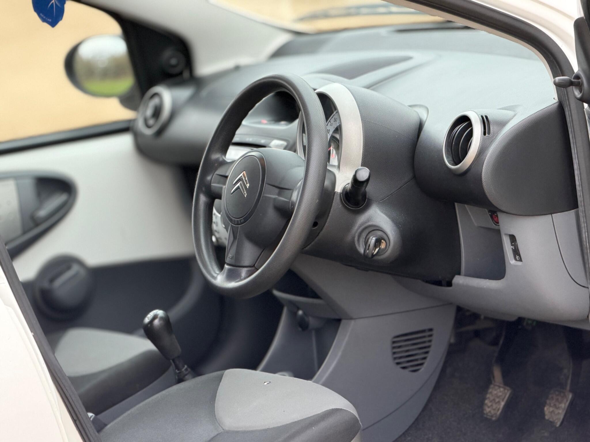 2011 Citroen C1 1.0i VTR Euro 5 5dr image 14