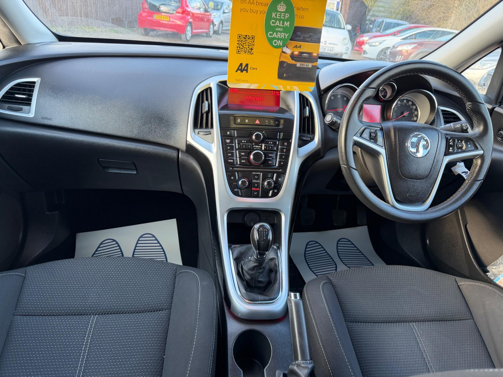 2014 Vauxhall Astra 1.6 16V SRi Sports Tourer Euro 5 5dr image 16