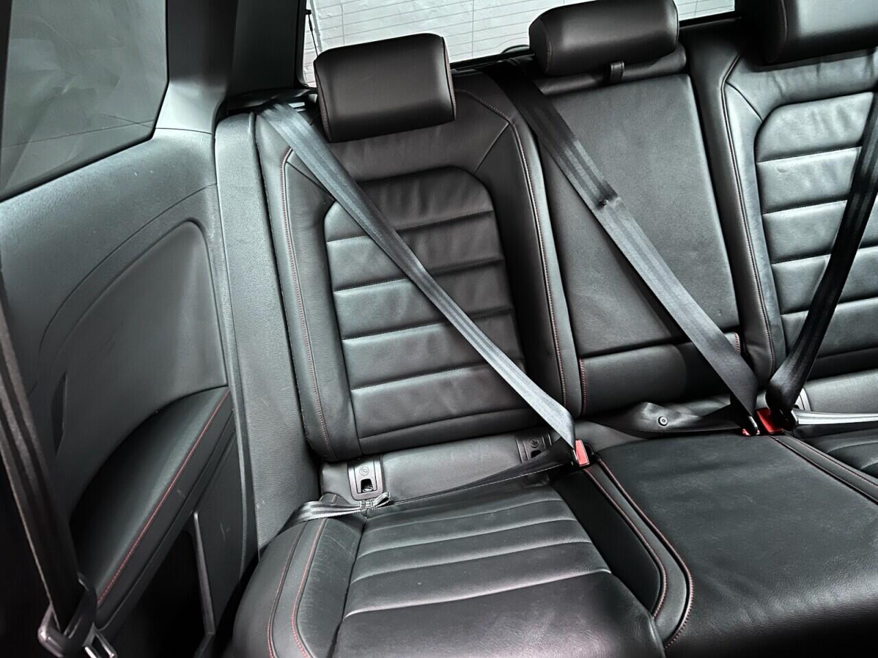 Volkswagen Golf view 41