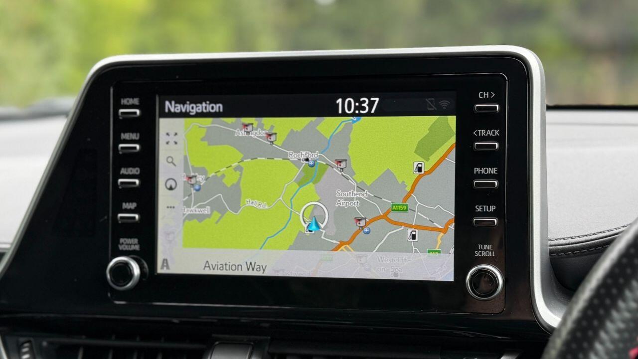 Toyota C-HR view 19