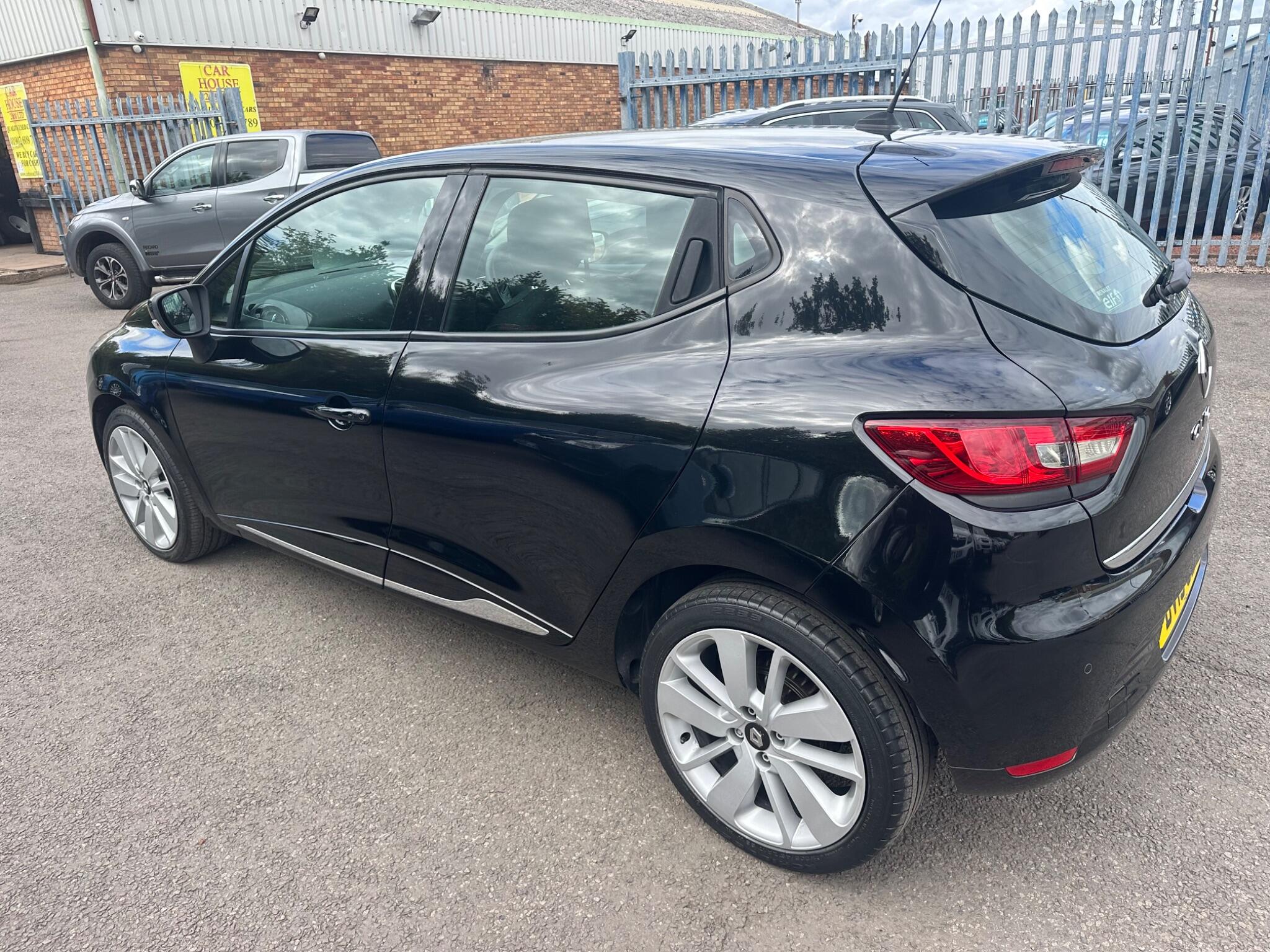 Renault Clio view 12