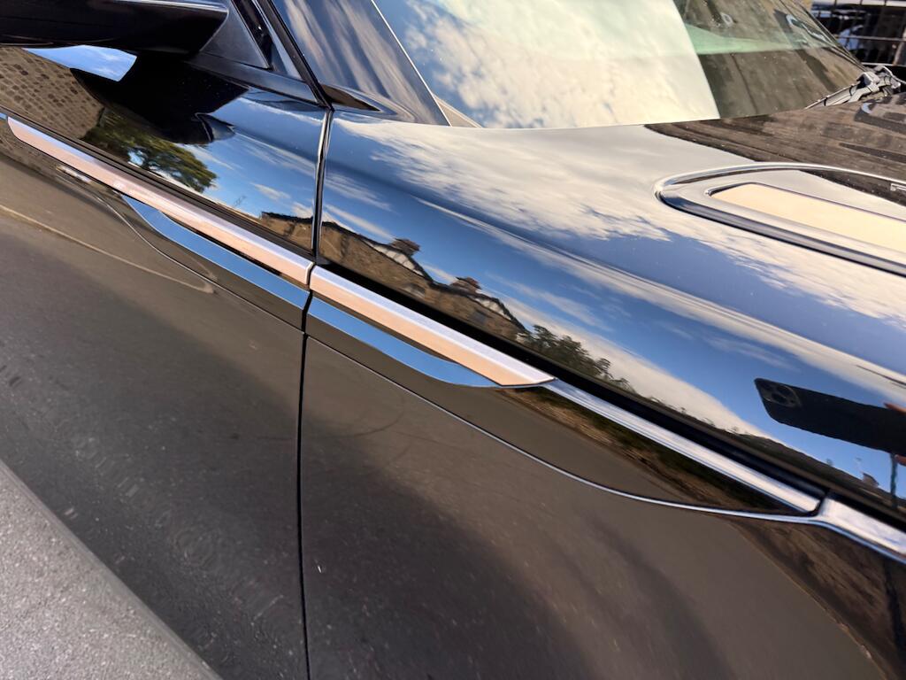 Land Rover Range Rover Velar view 19