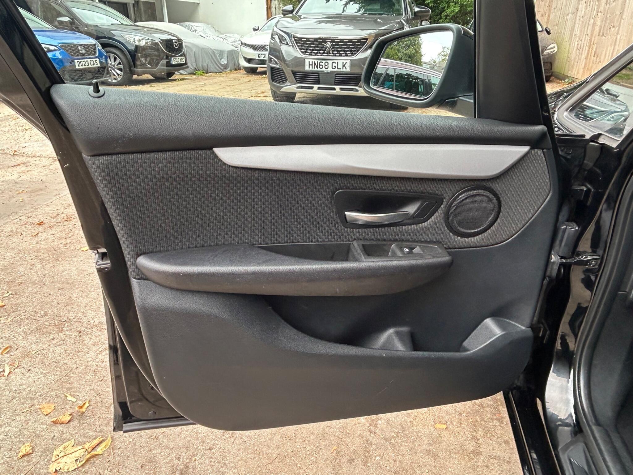 BMW 2 Series view 33