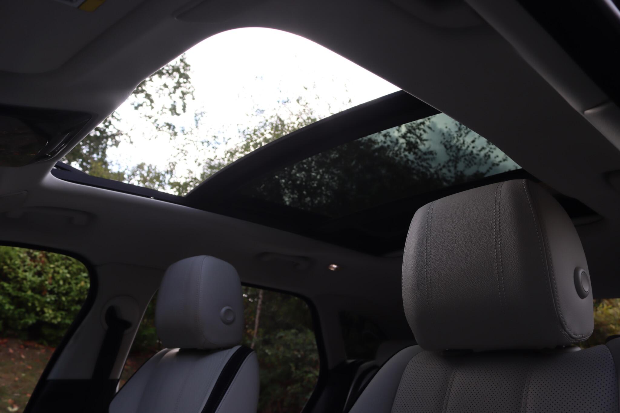 Land Rover Range Rover Velar view 38