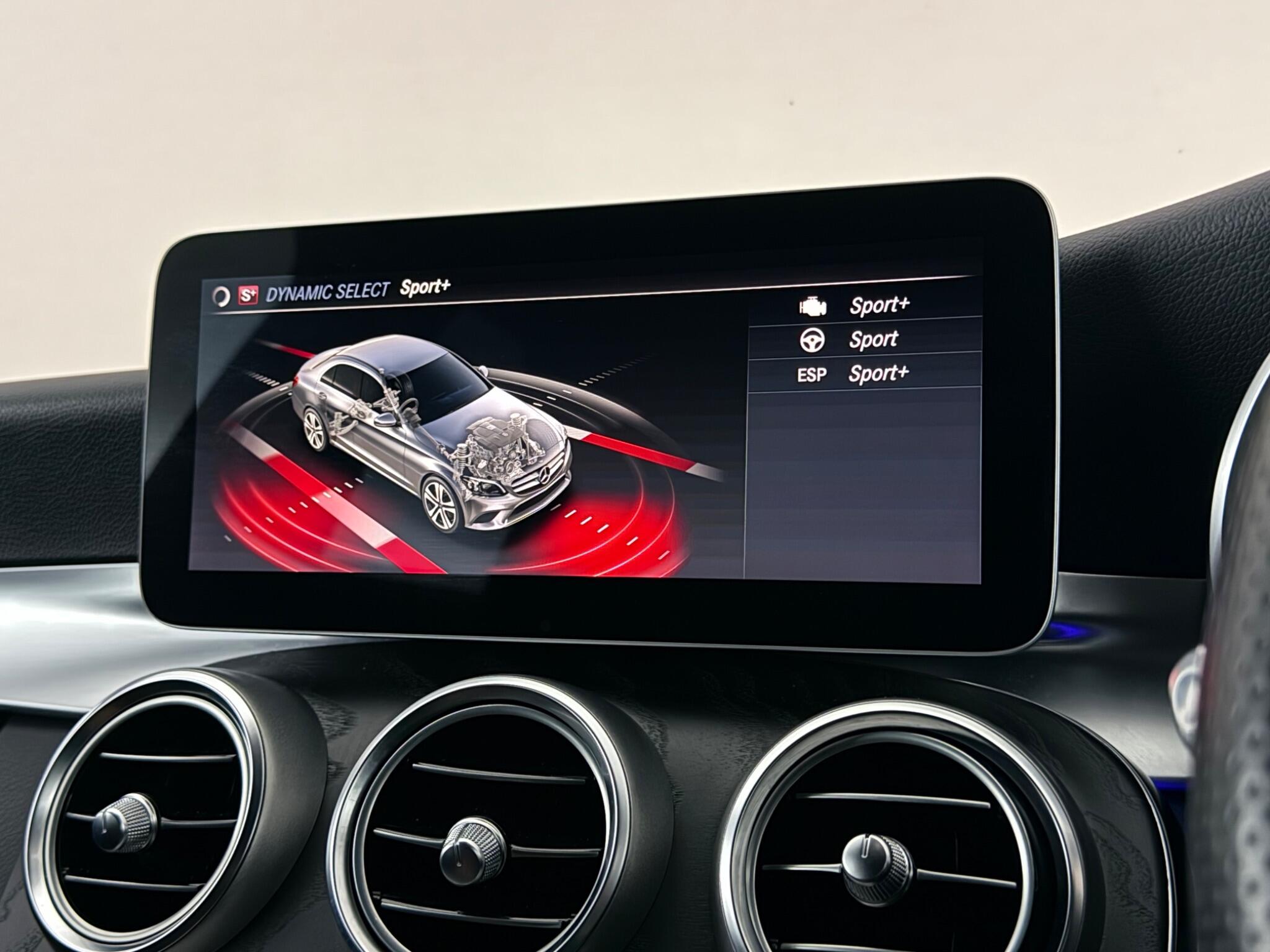 Mercedes-Benz C-Class view 29