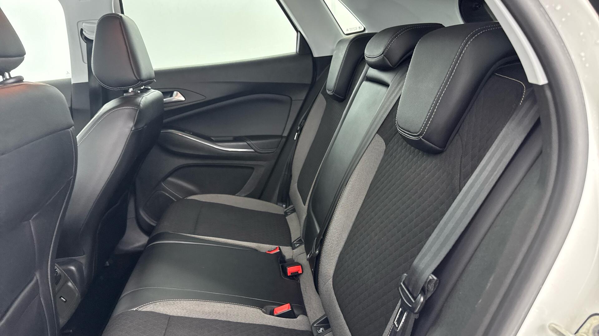 Vauxhall Grandland X view 14