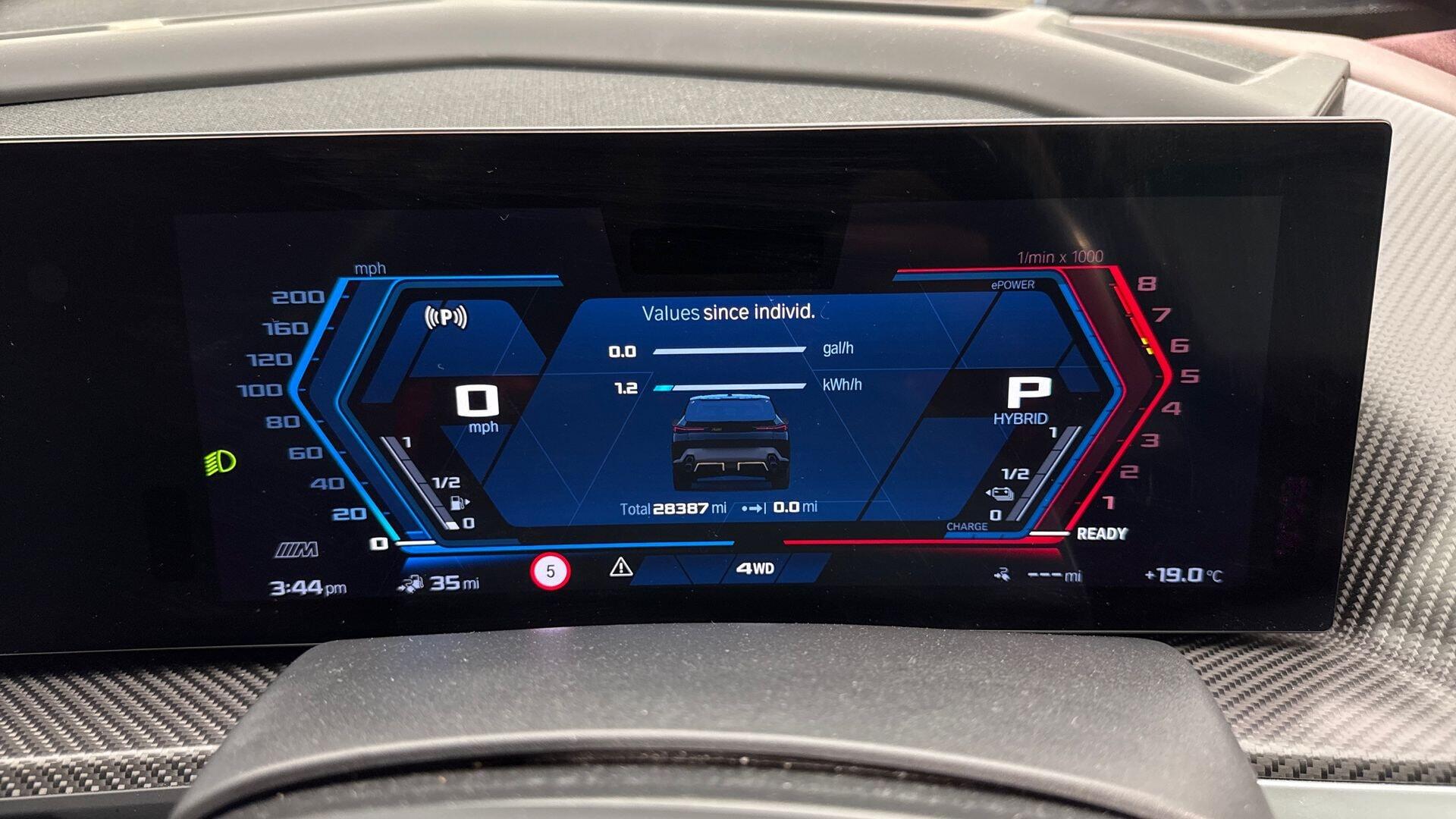 BMW XM view 9