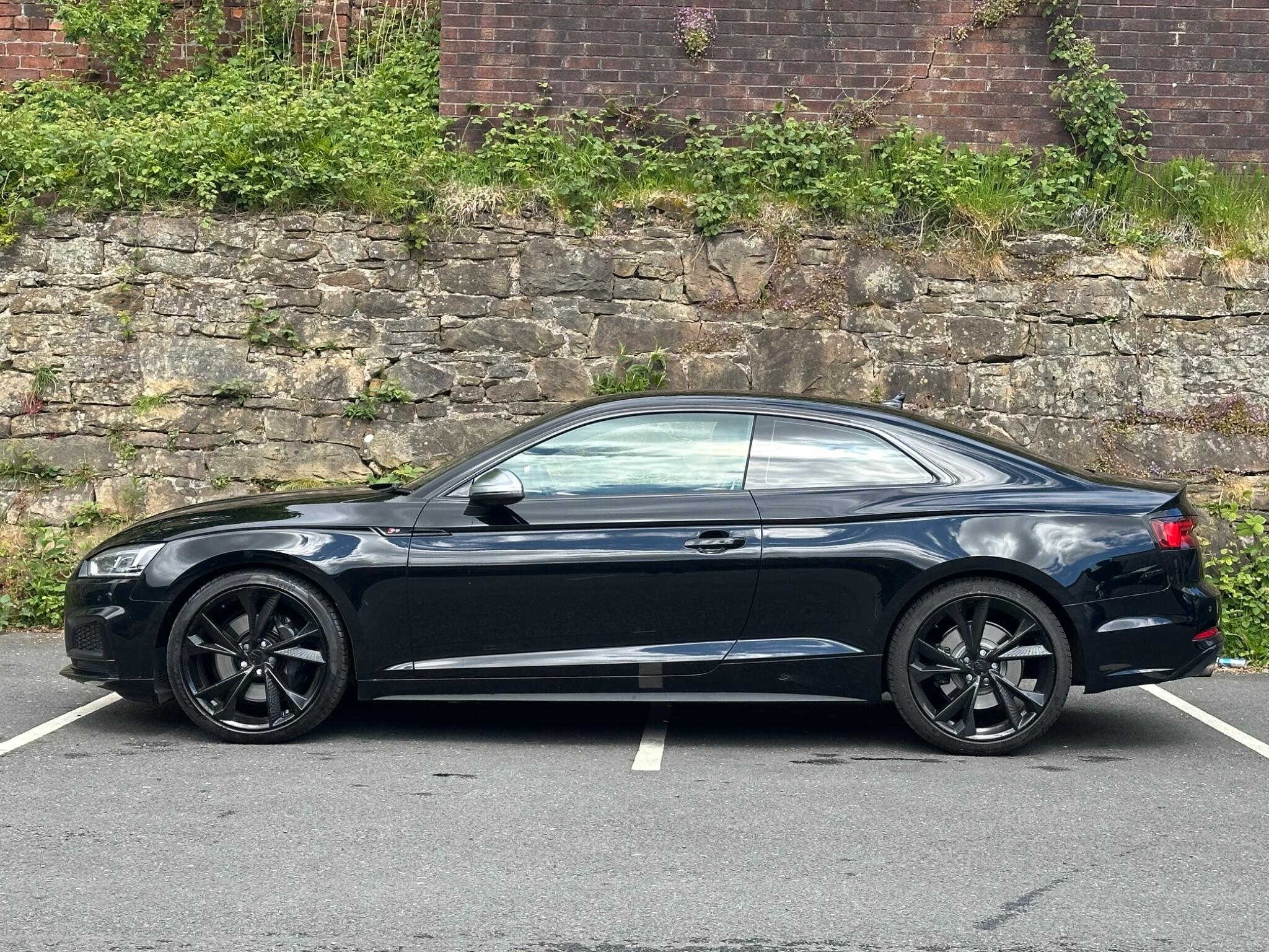 Audi S5 view 4