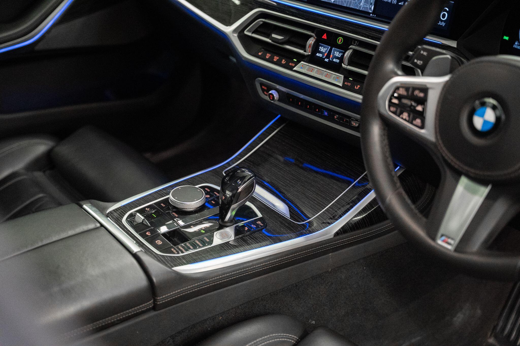 BMW X7 view 20