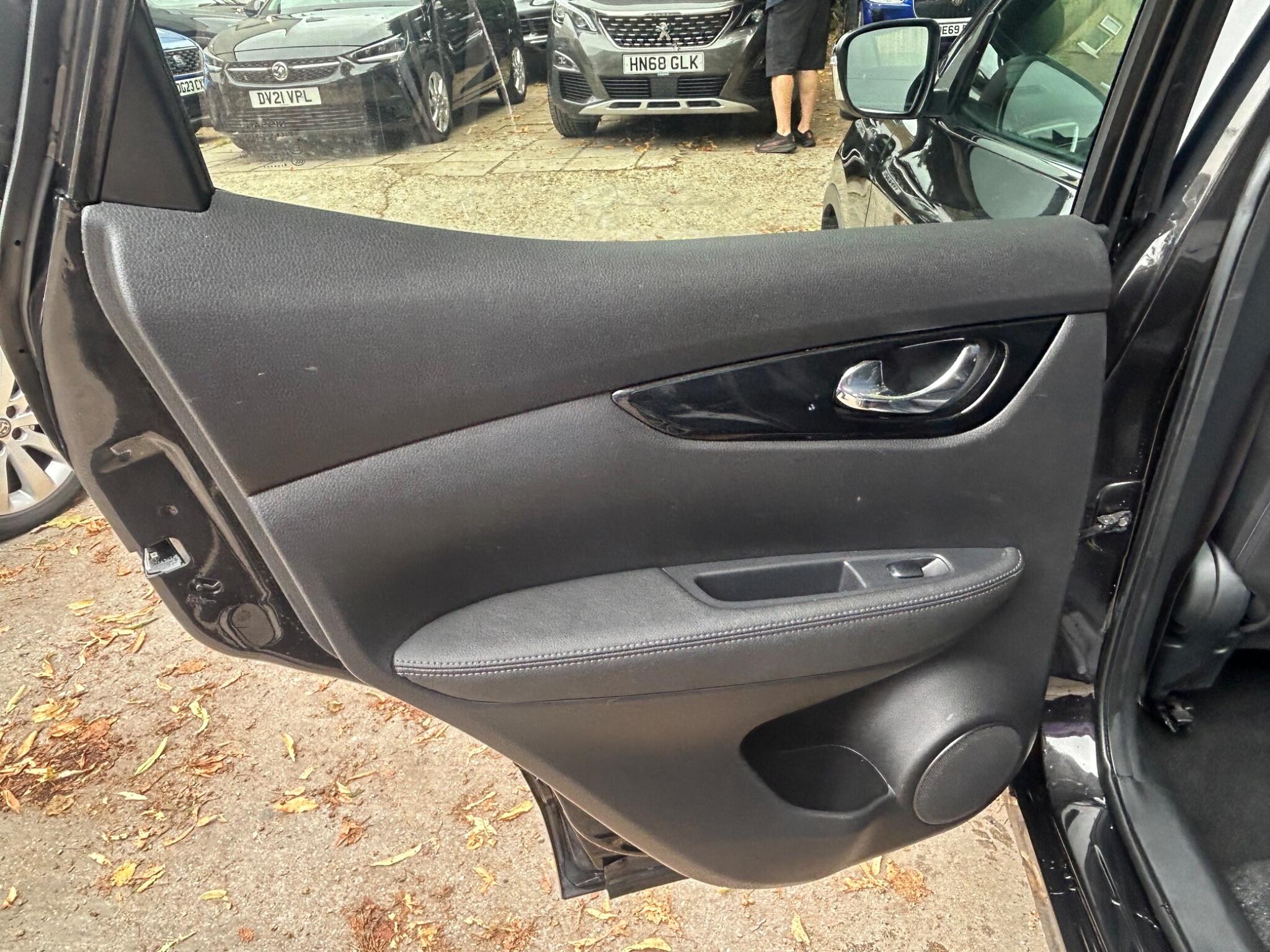 Nissan Qashqai view 28