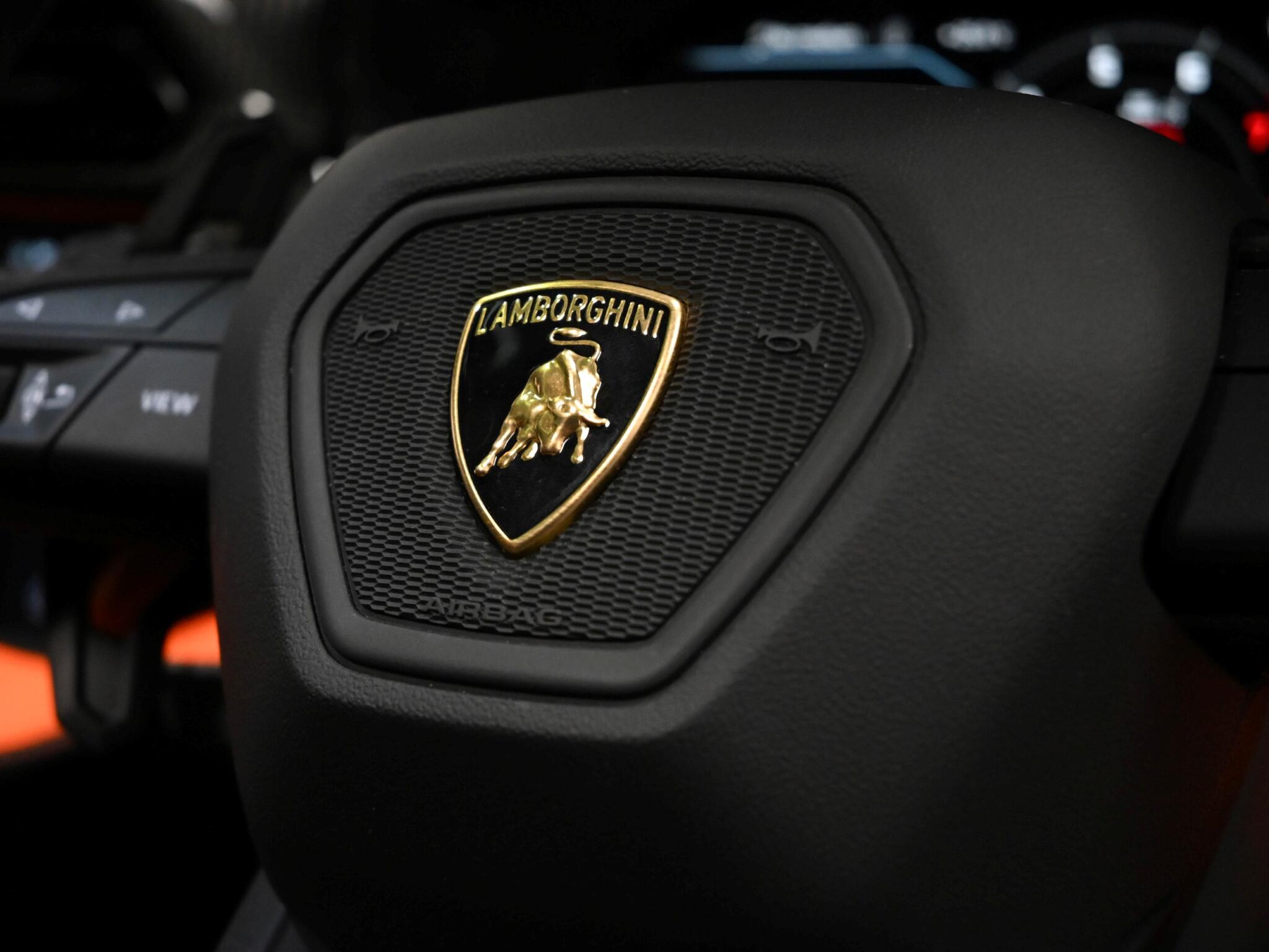 Lamborghini Urus view 16