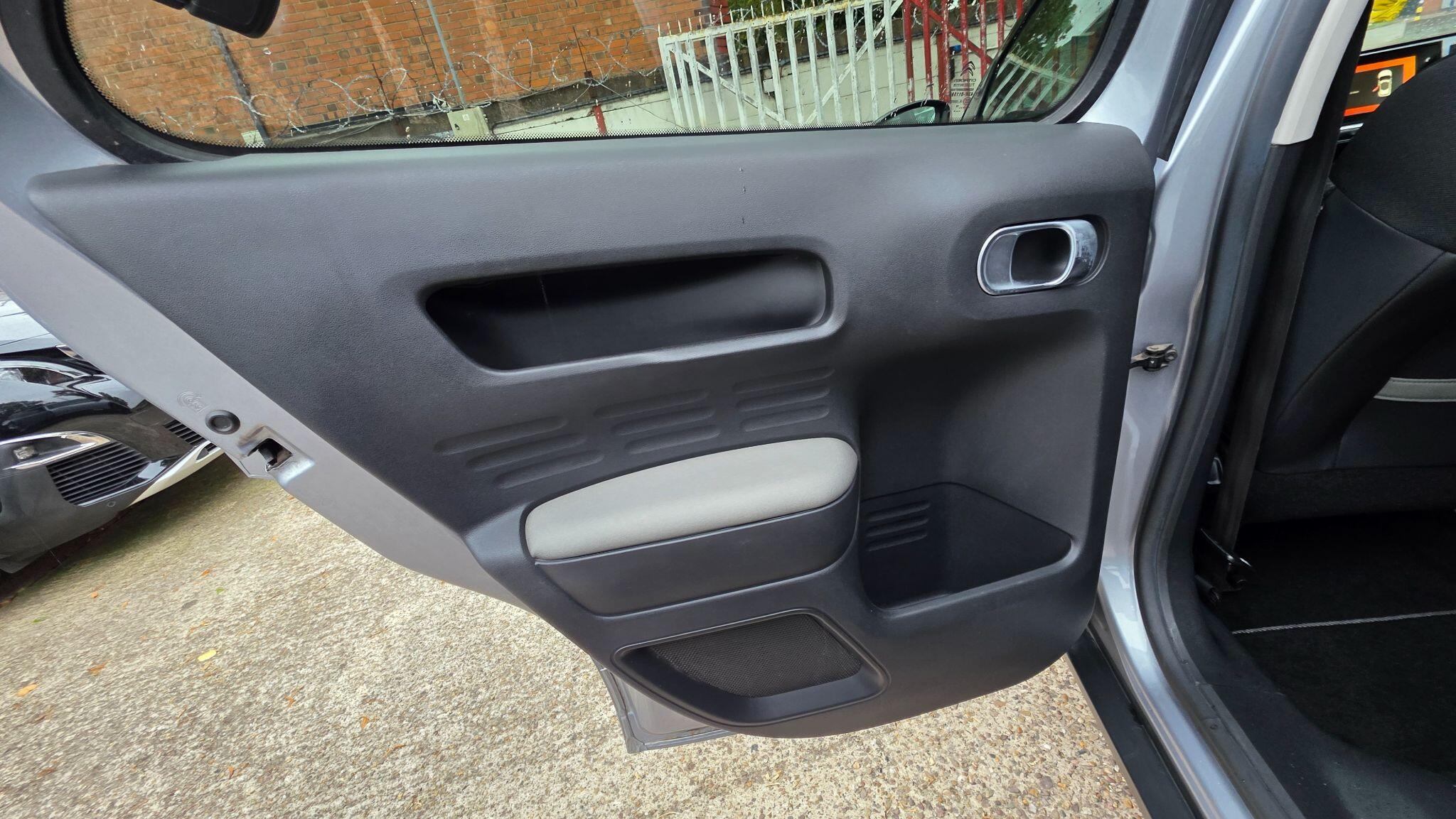Citroen C4 Cactus view 40
