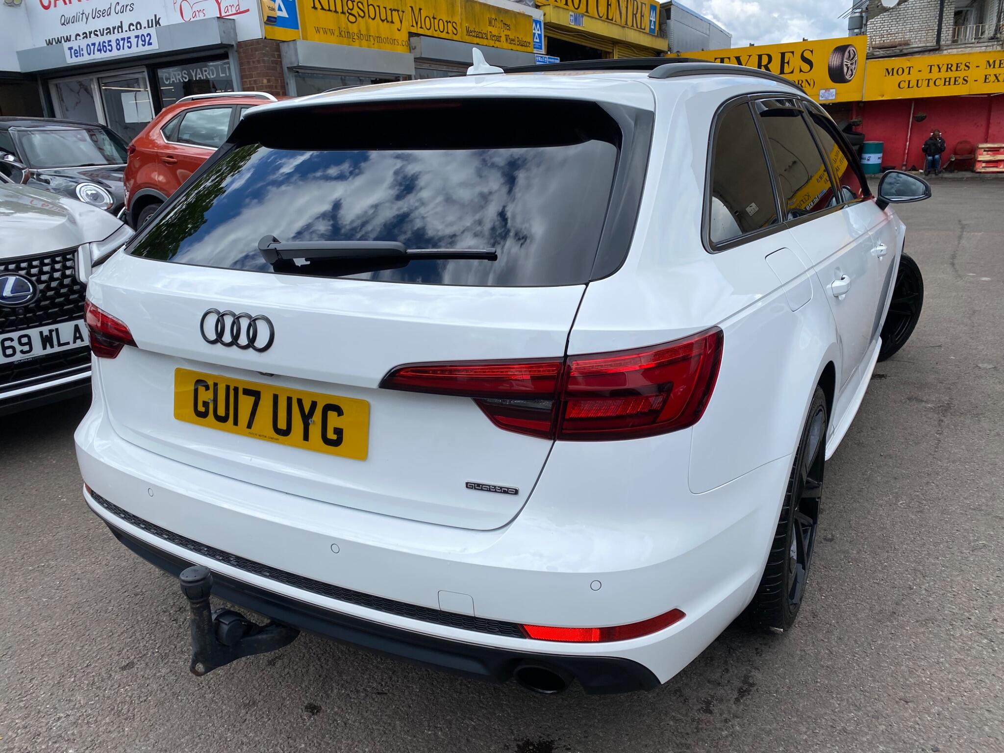 Audi A4 Avant view 11