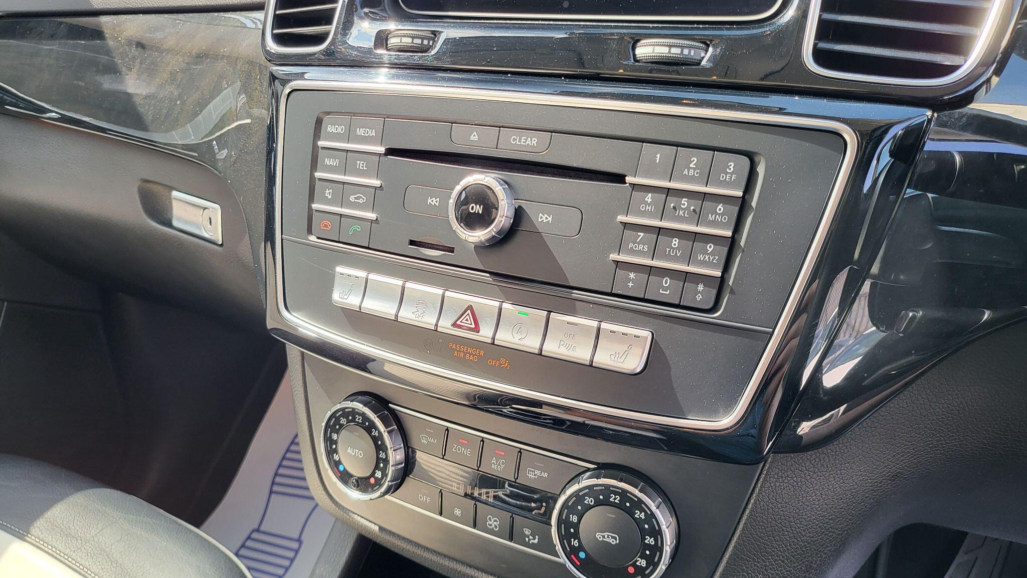 Mercedes-Benz Gle view 24
