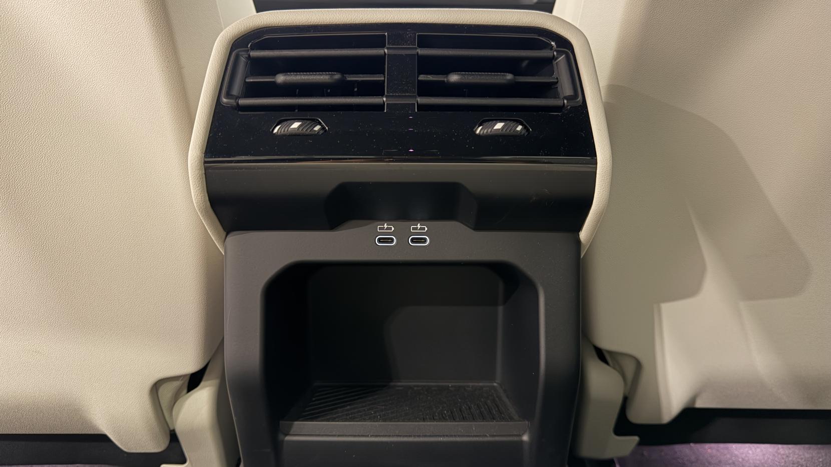 BMW I5 view 32