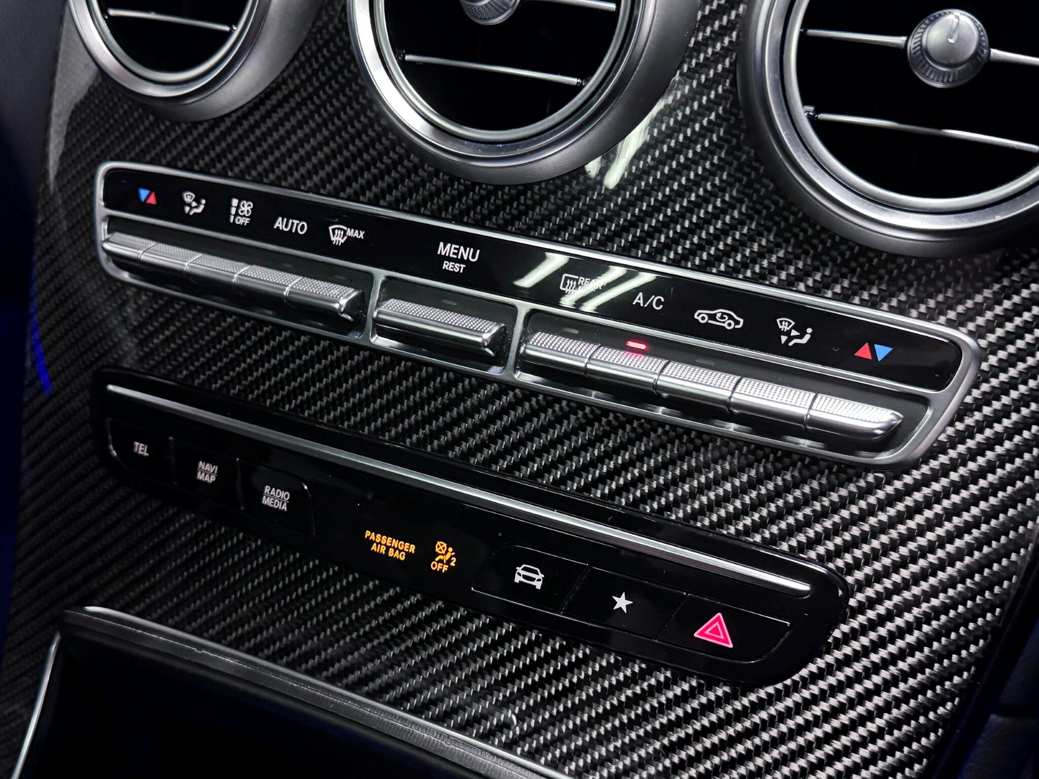 Mercedes-Benz GLC view 35