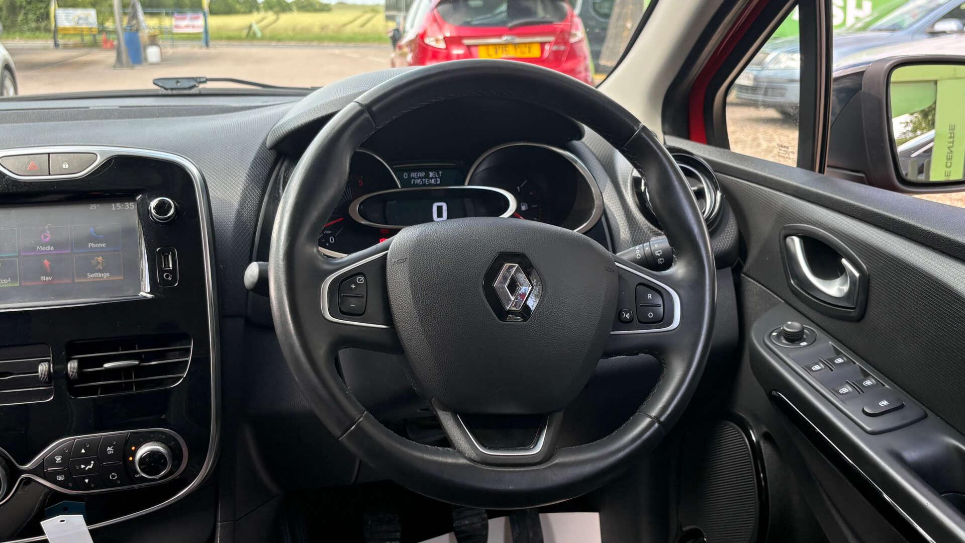 Renault Clio view 16