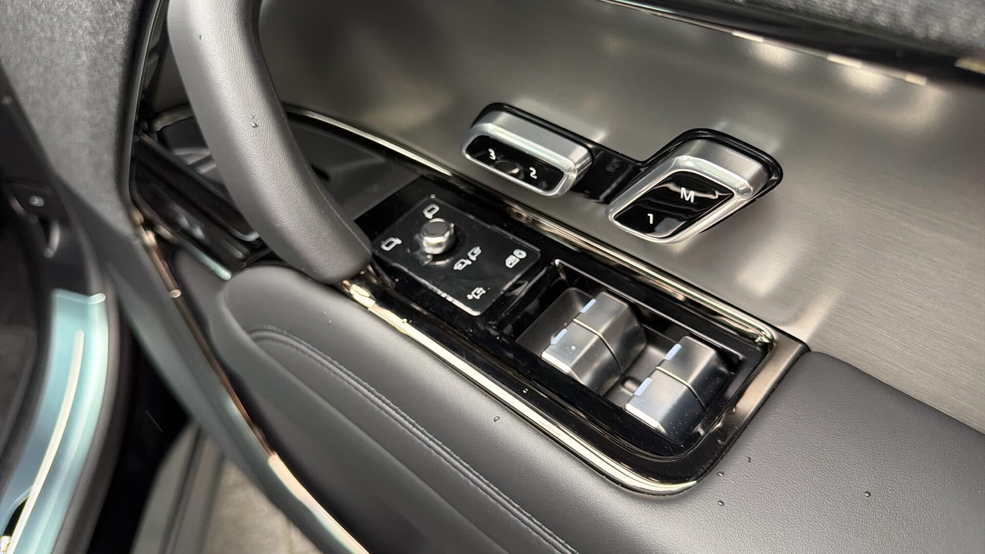 Land Rover Range Rover Sport view 33