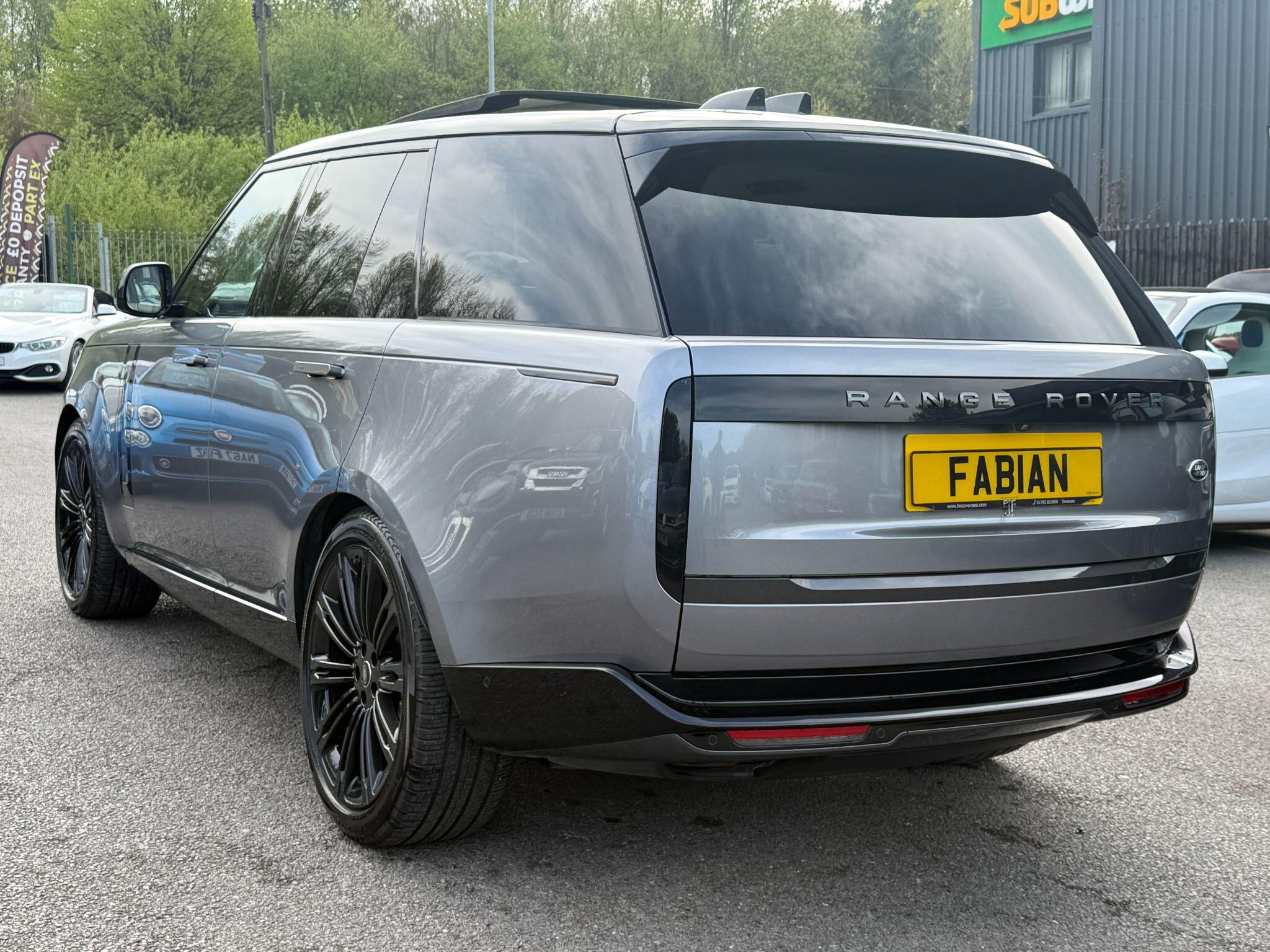 Land Rover Range Rover view 6