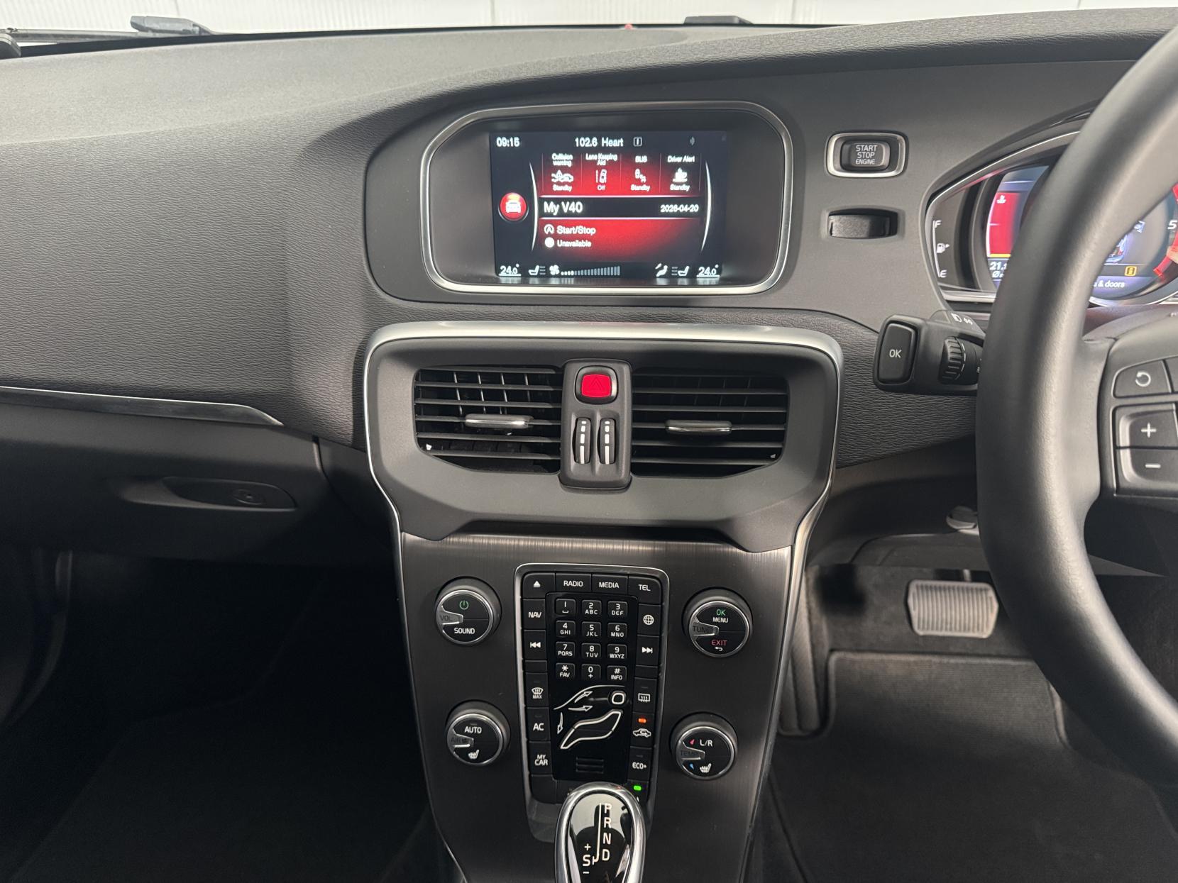Volvo V40 view 55