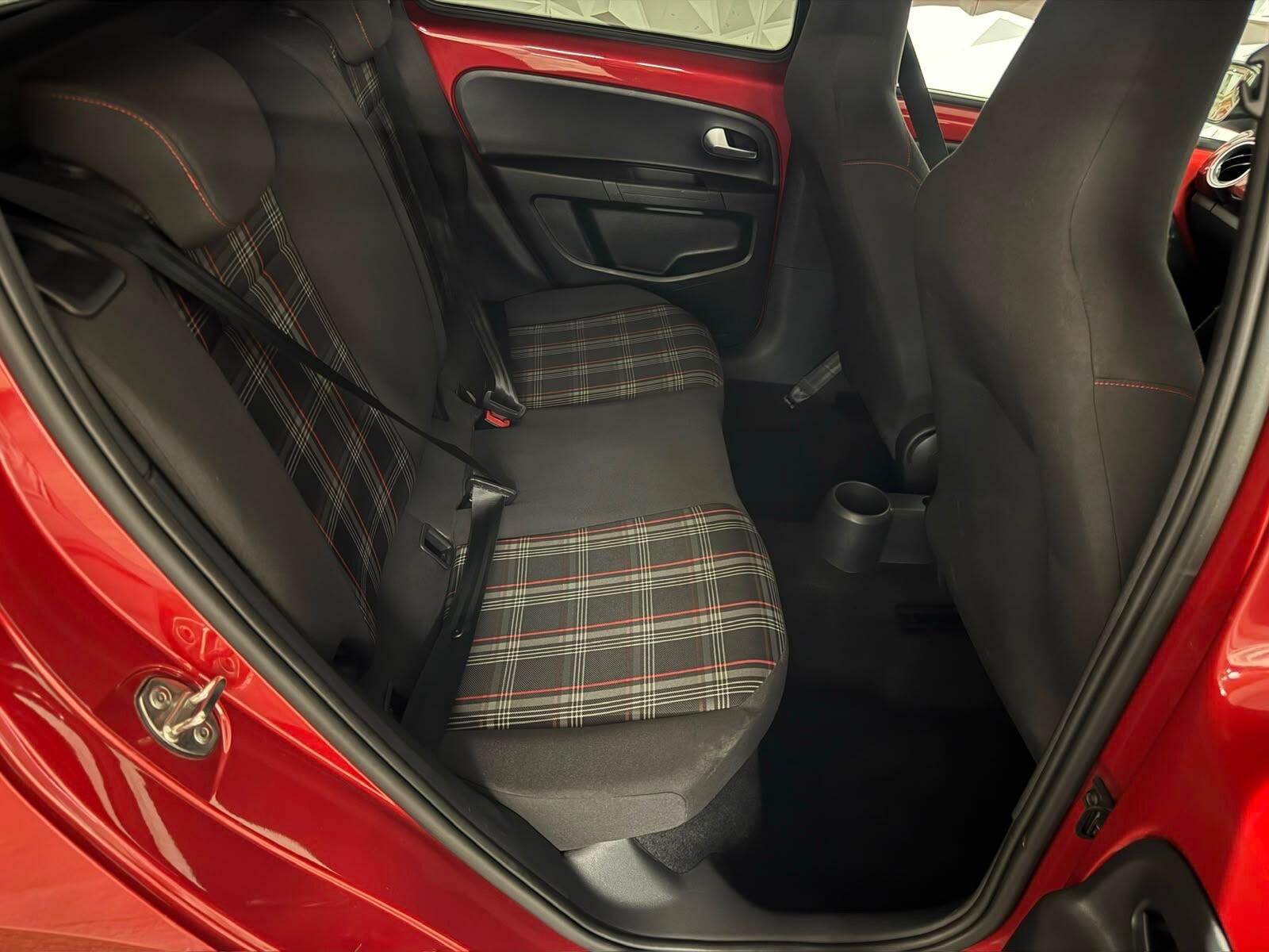 Volkswagen Up! view 15