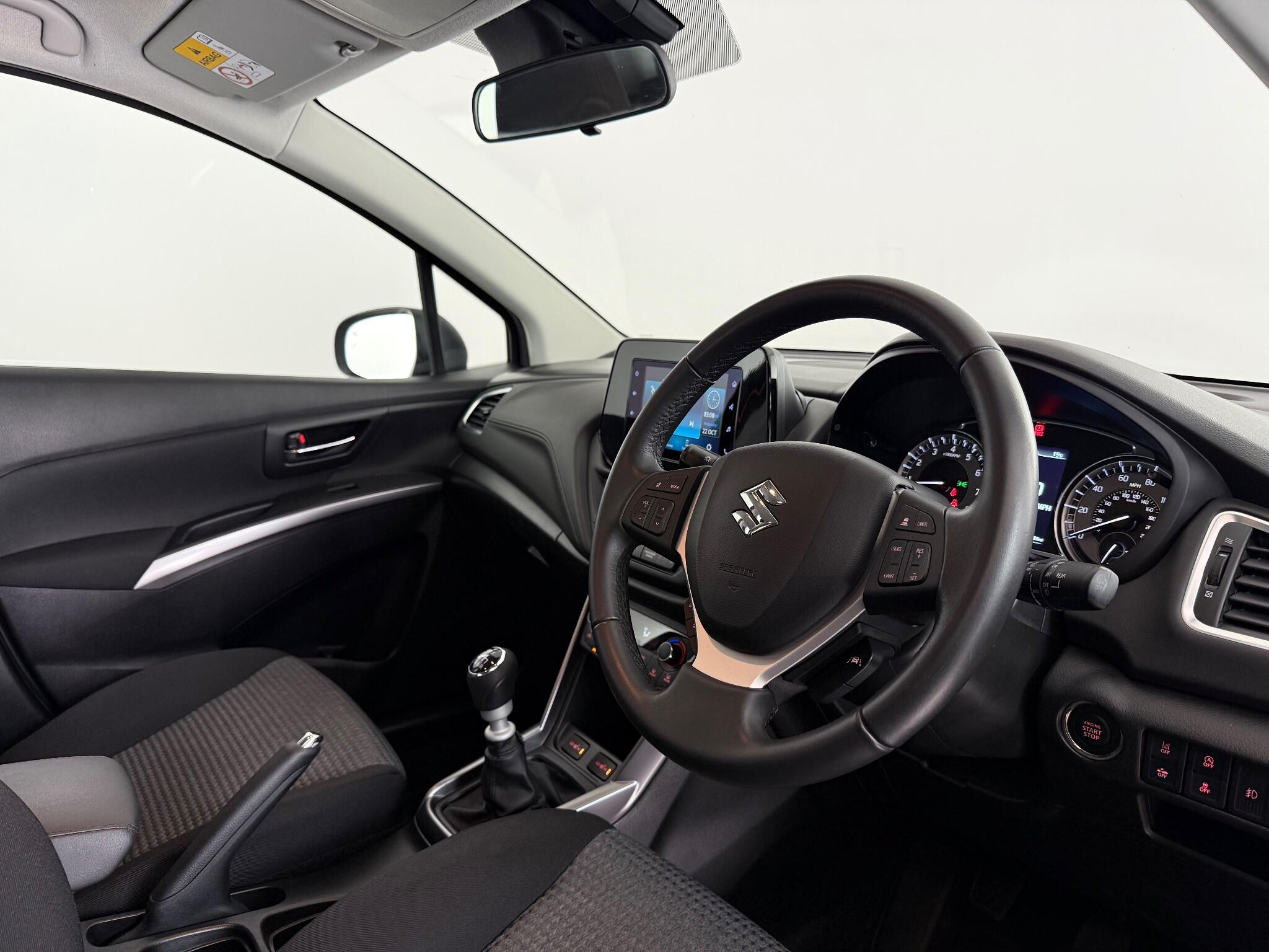 Suzuki S-Cross view 3