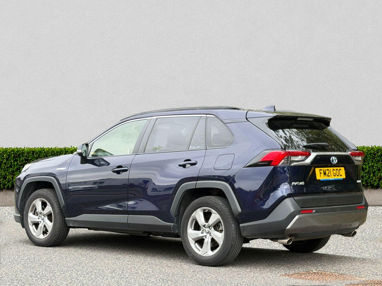 Toyota RAV4 view 5