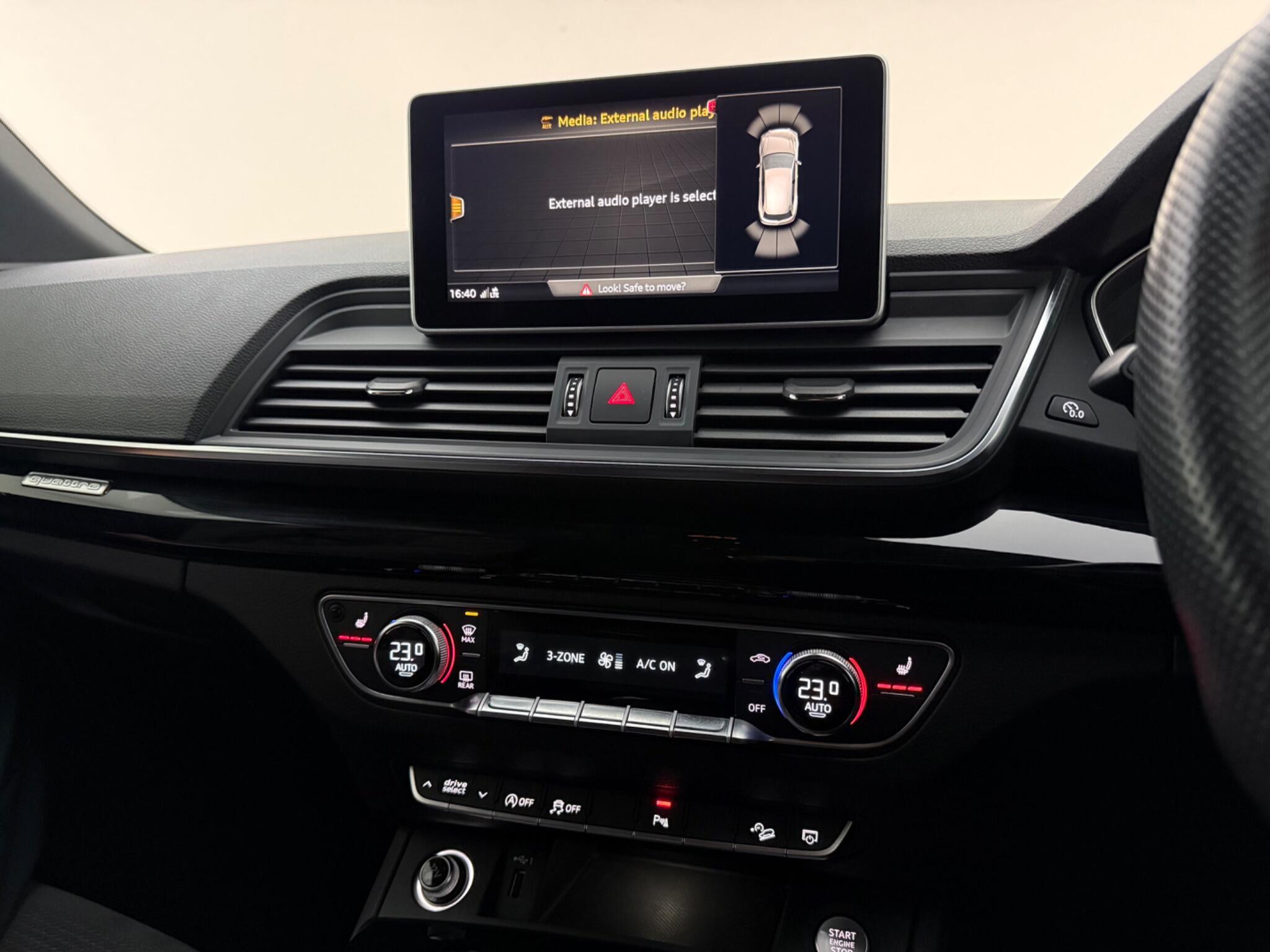 Audi Q5 view 34