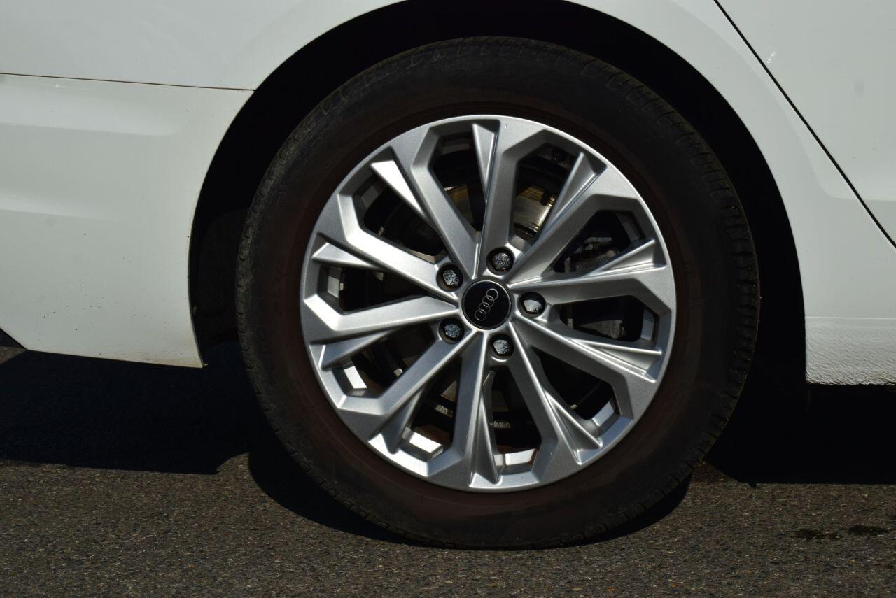 Audi A4 view 13
