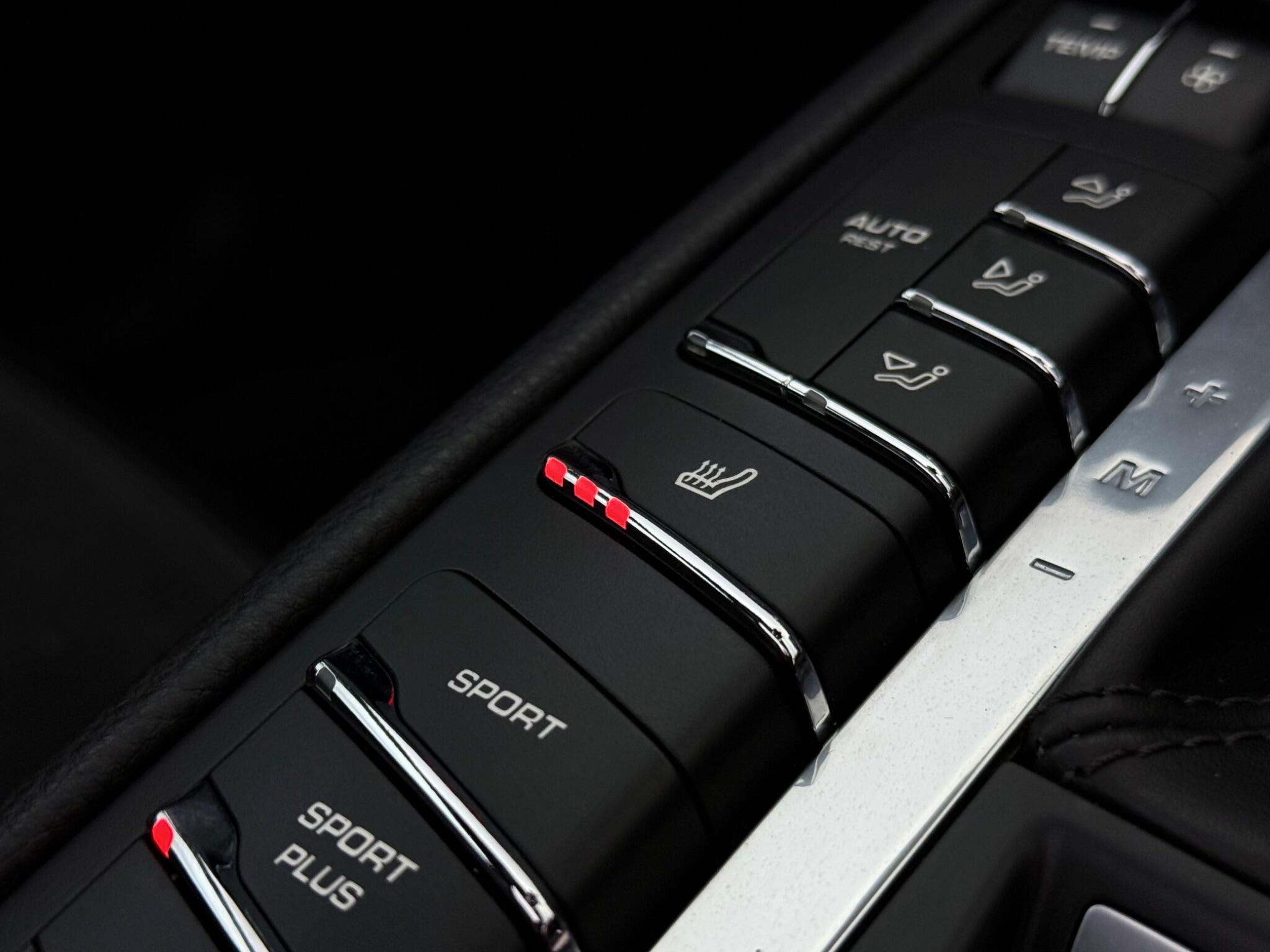 Porsche Macan view 44