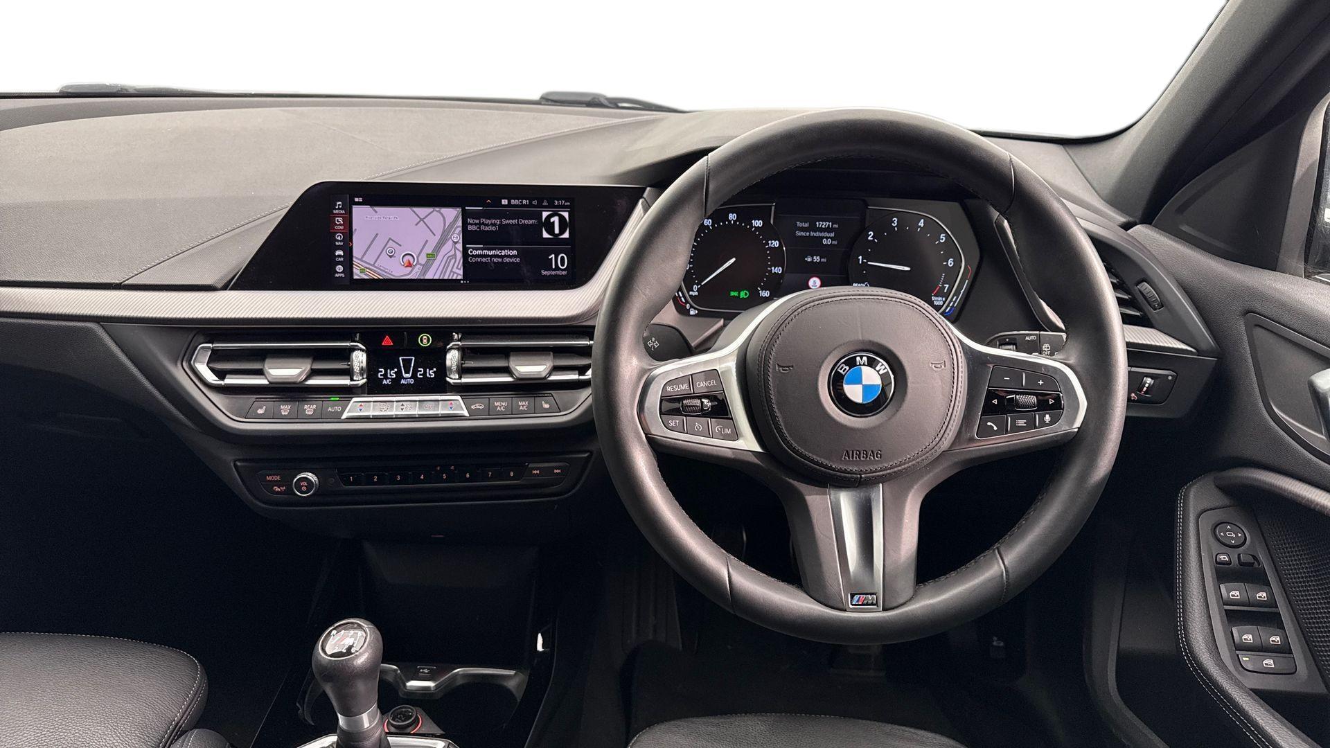 BMW 1 Series view 5