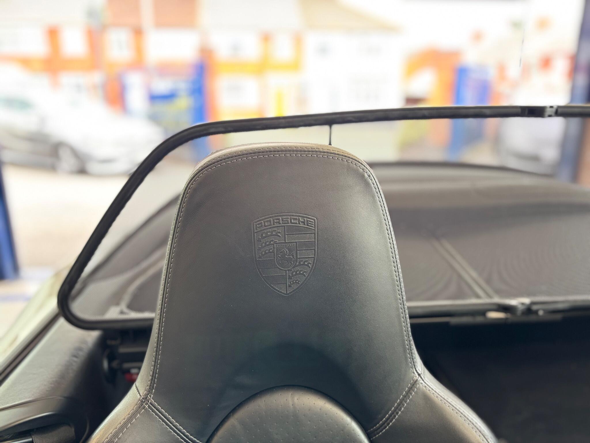 Porsche 911 view 29