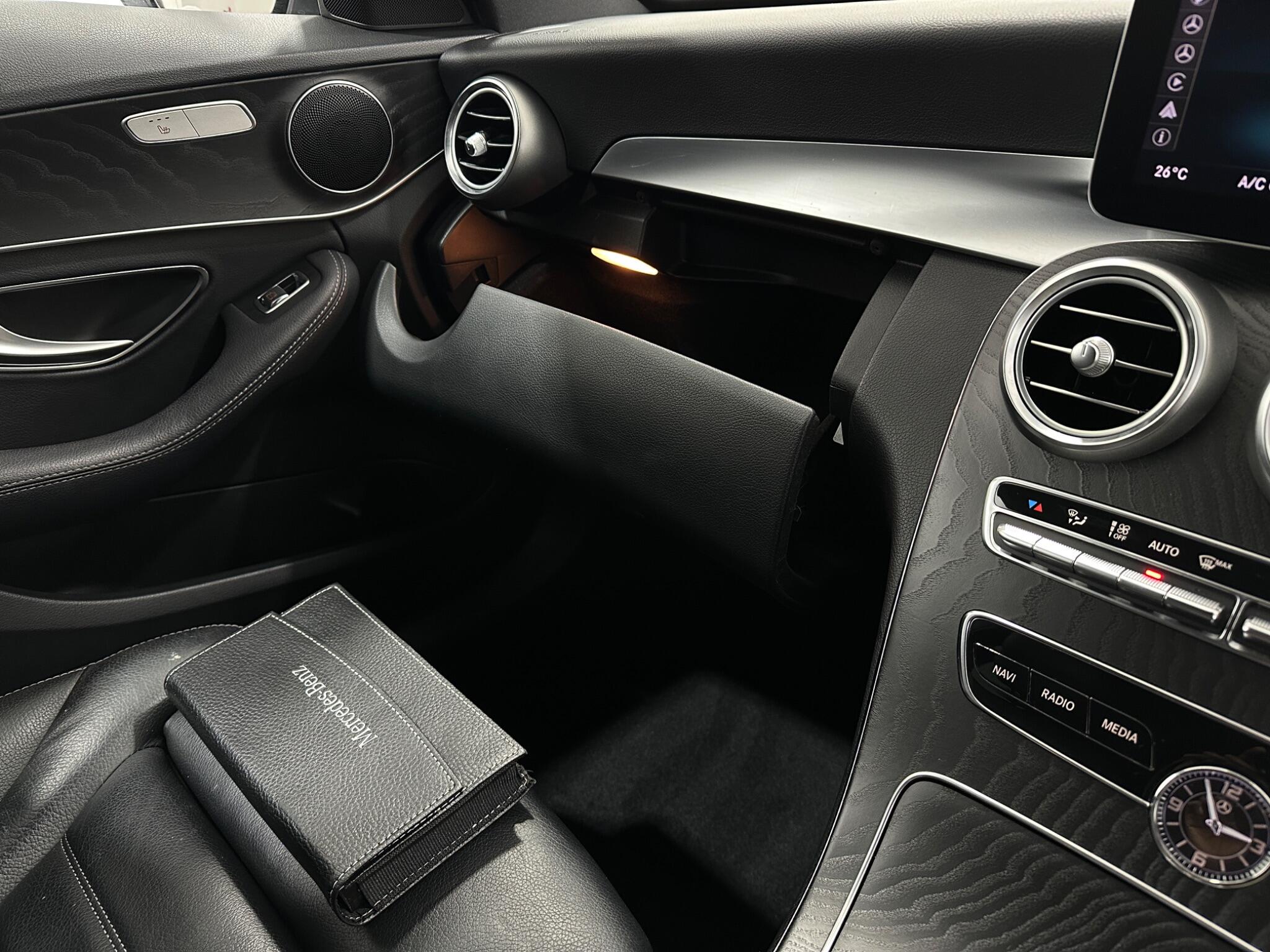 Mercedes-Benz C-Class view 30