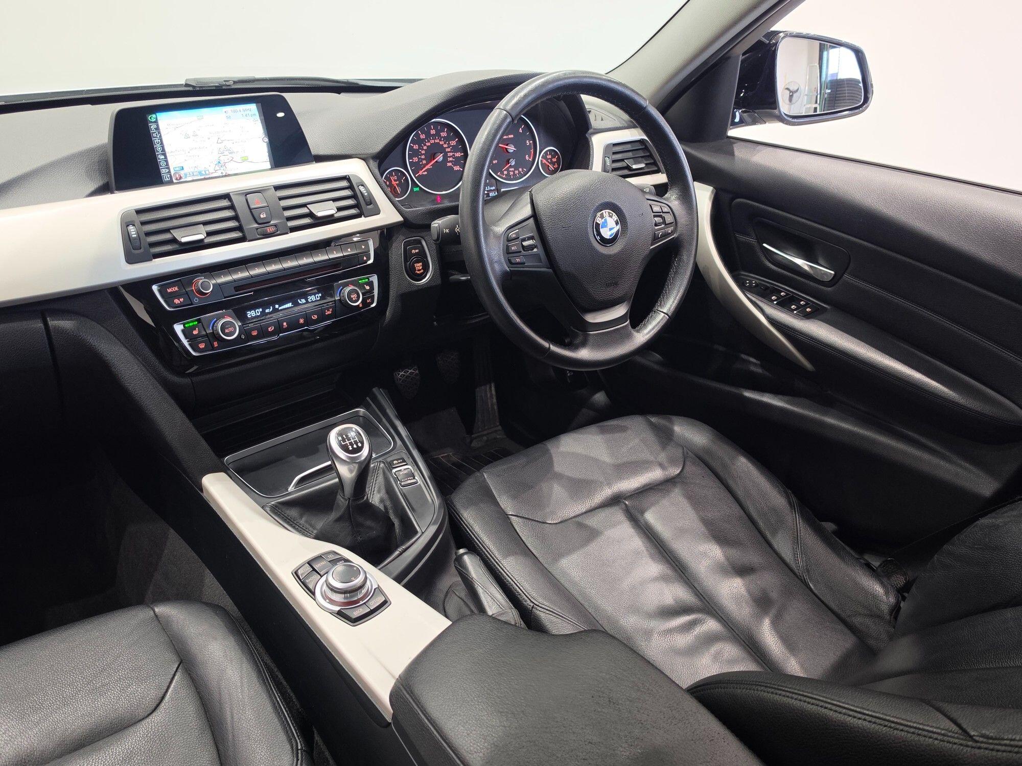 BMW 3 Series view 19