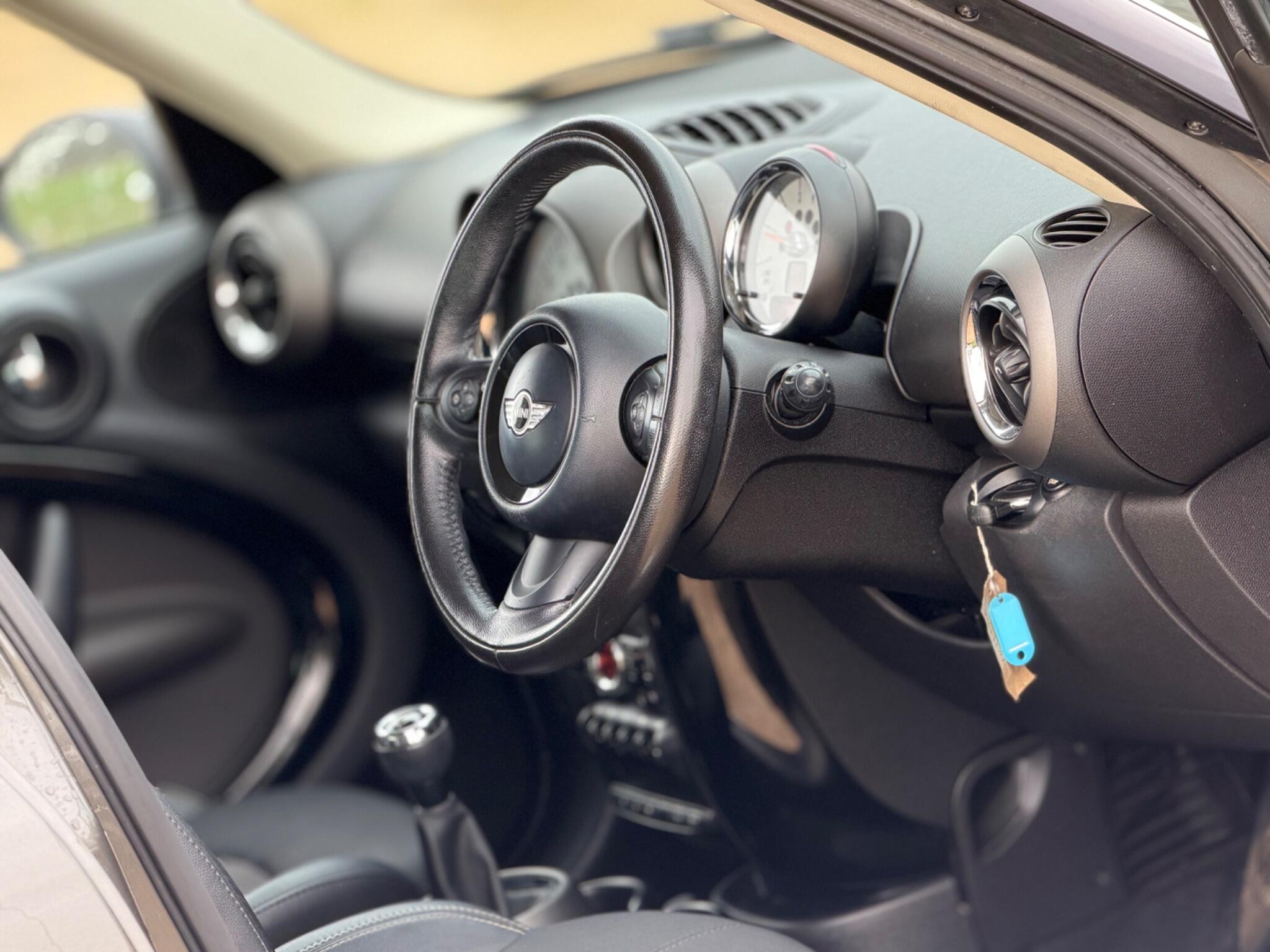 2012 MINI Countryman 1.6 Cooper D ALL4 Euro 5 (s/s) 5dr image 15