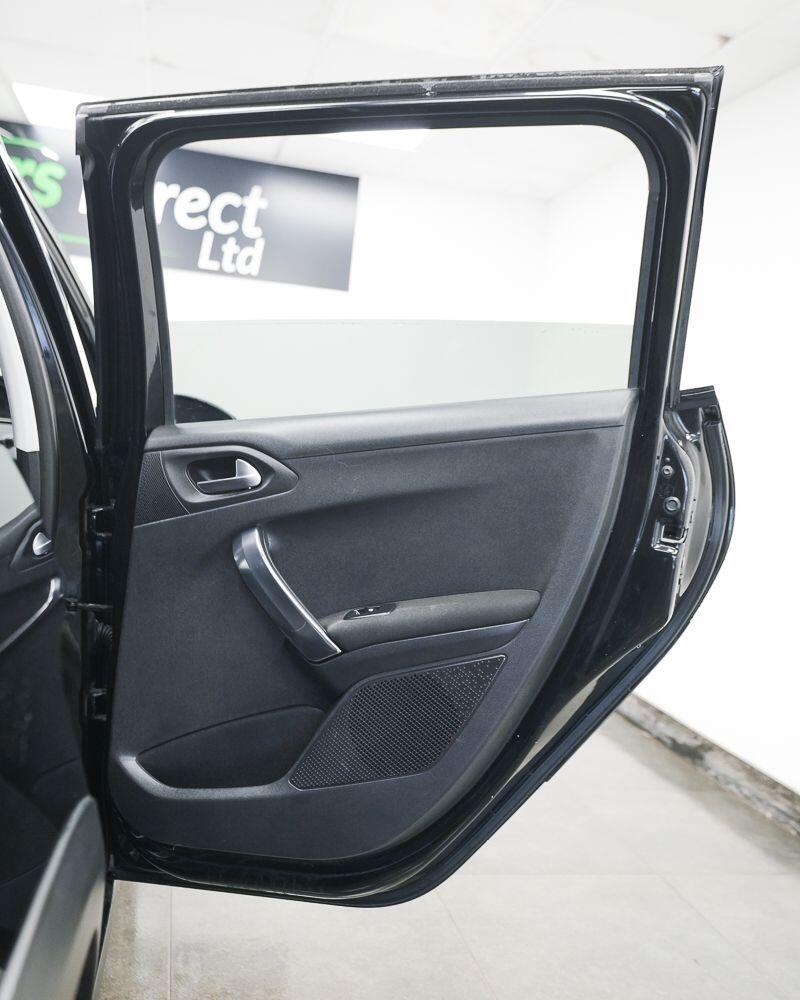 Peugeot 2008 view 18
