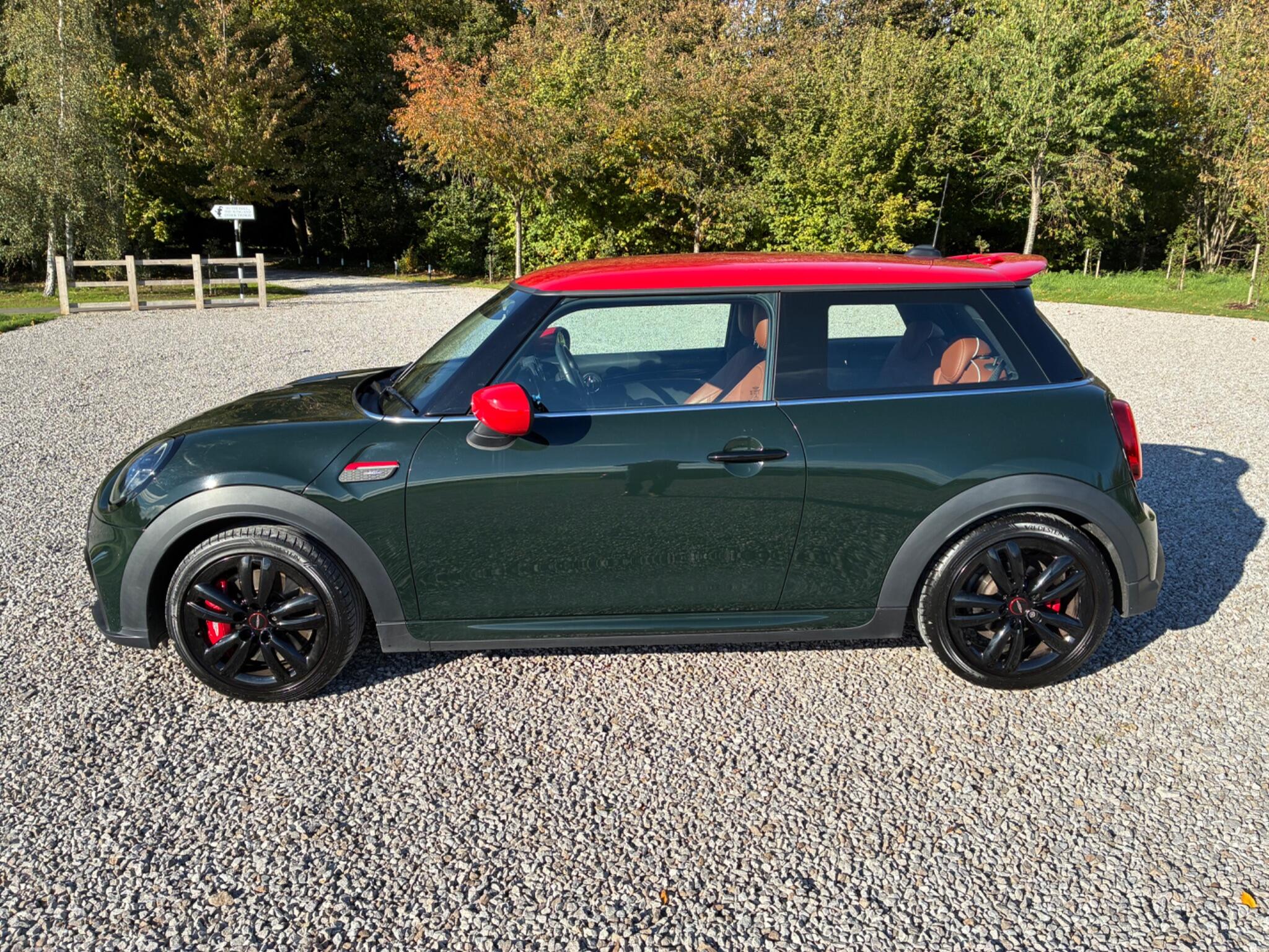 Mini Hatch view 5
