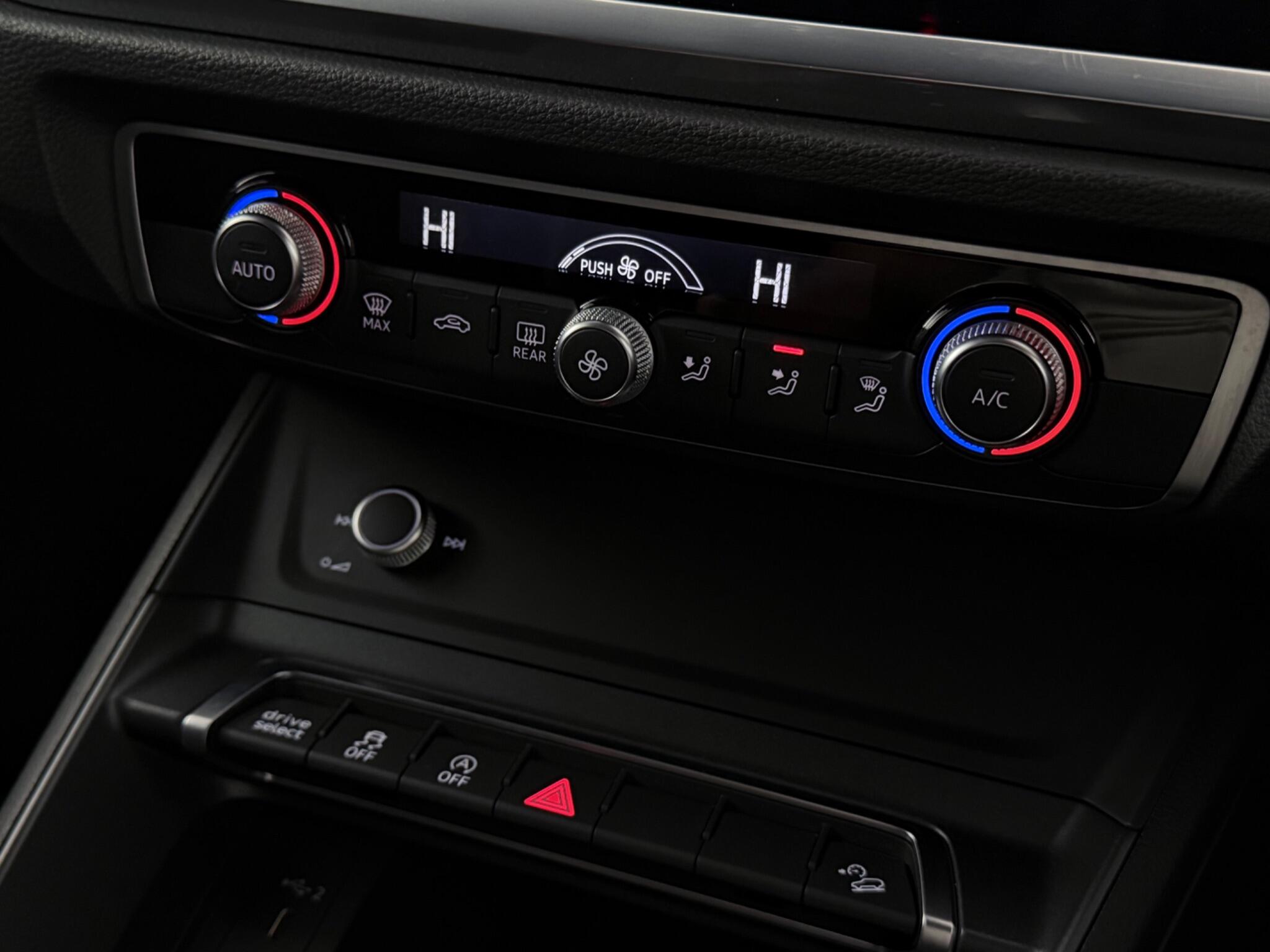 Audi Q3 view 22