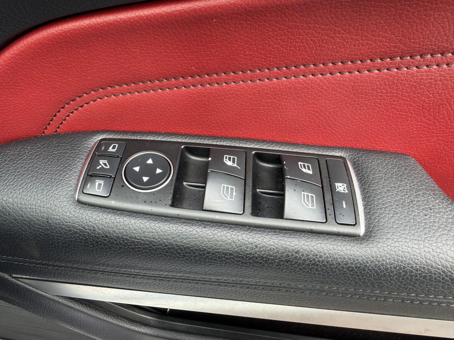 Mercedes-Benz E-Class view 36