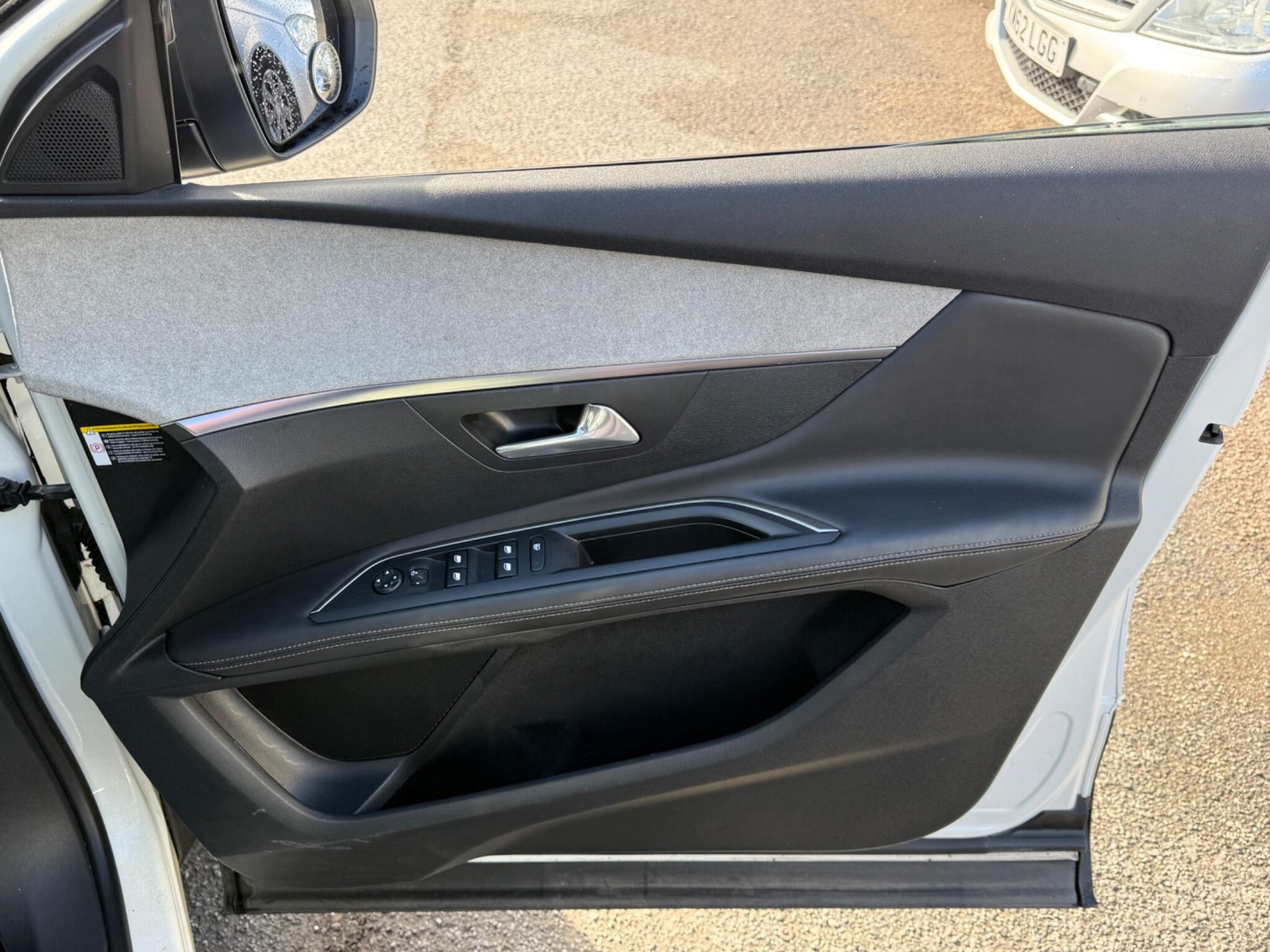 Peugeot 3008 - Image 37