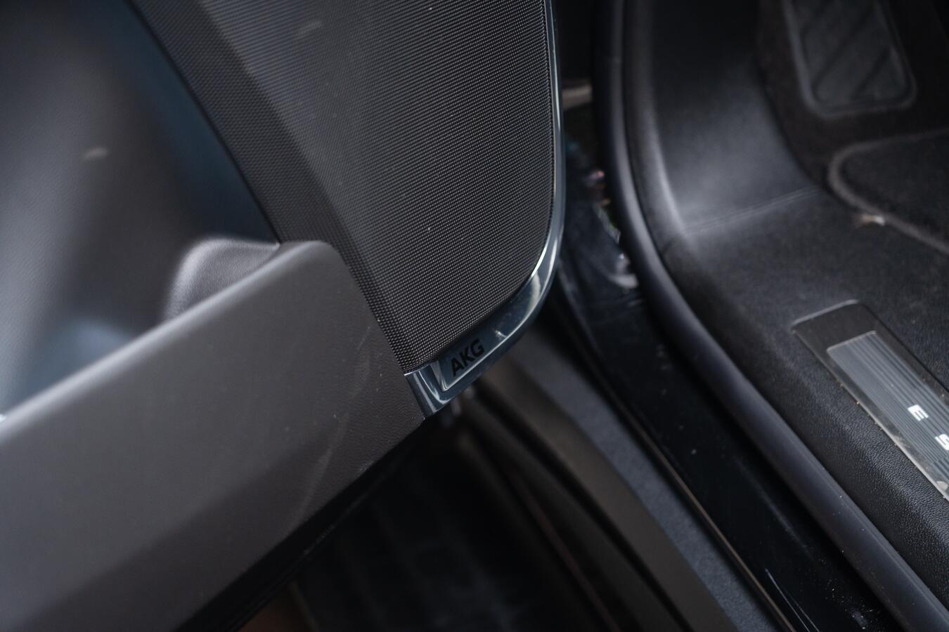 Cadillac Escalade view 30