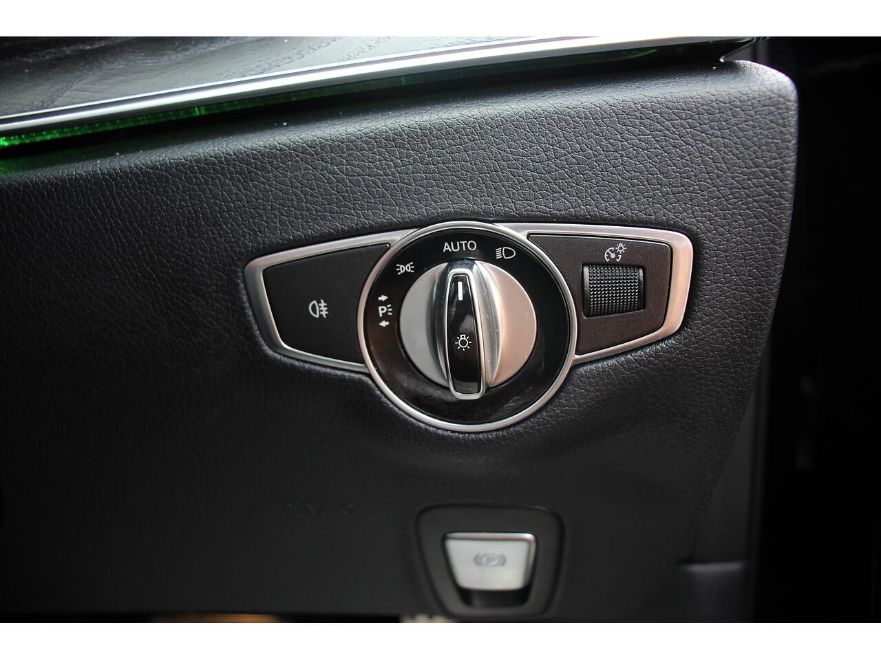 Mercedes-Benz E Class view 39