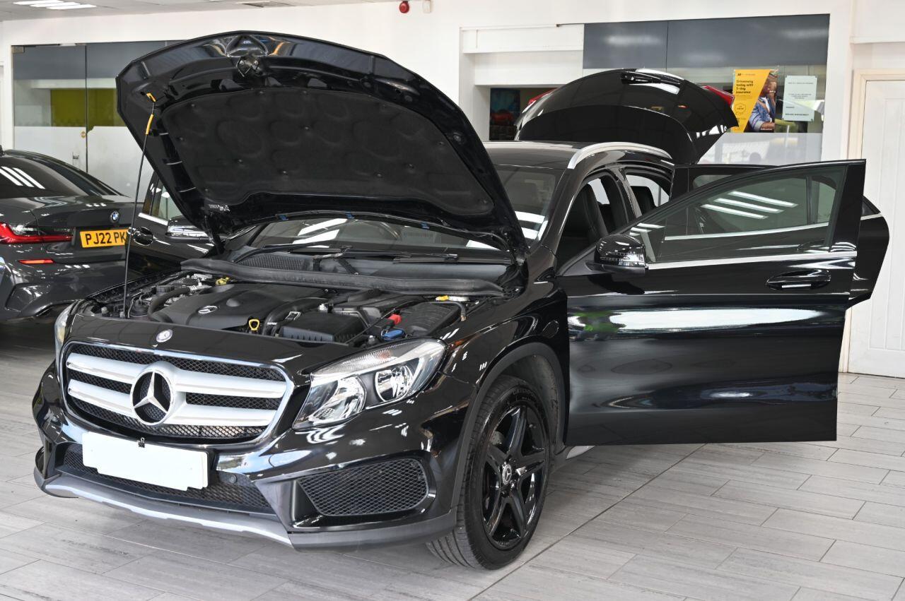 Mercedes-Benz Gla view 12