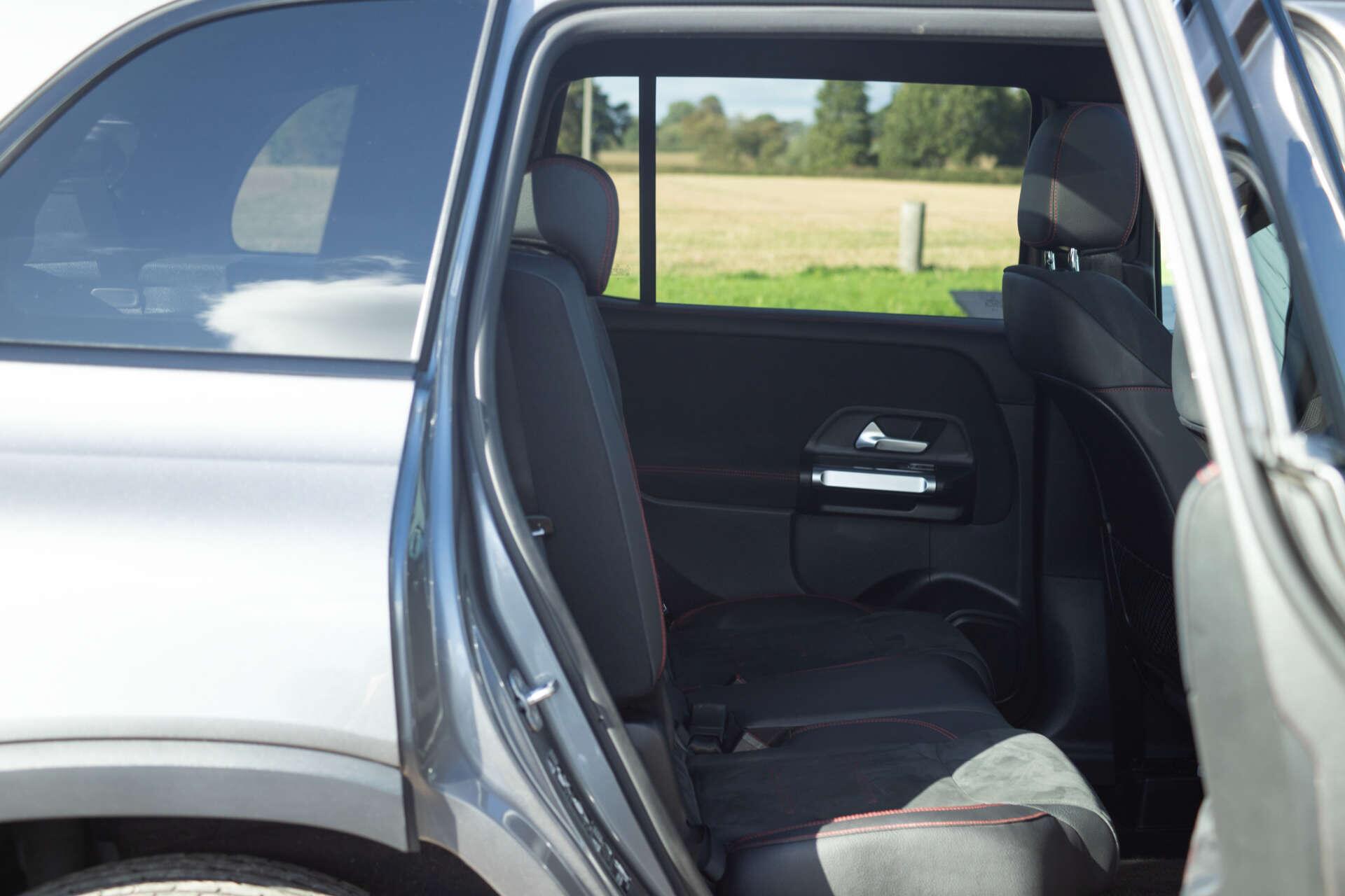 Mercedes-Benz GLB view 35