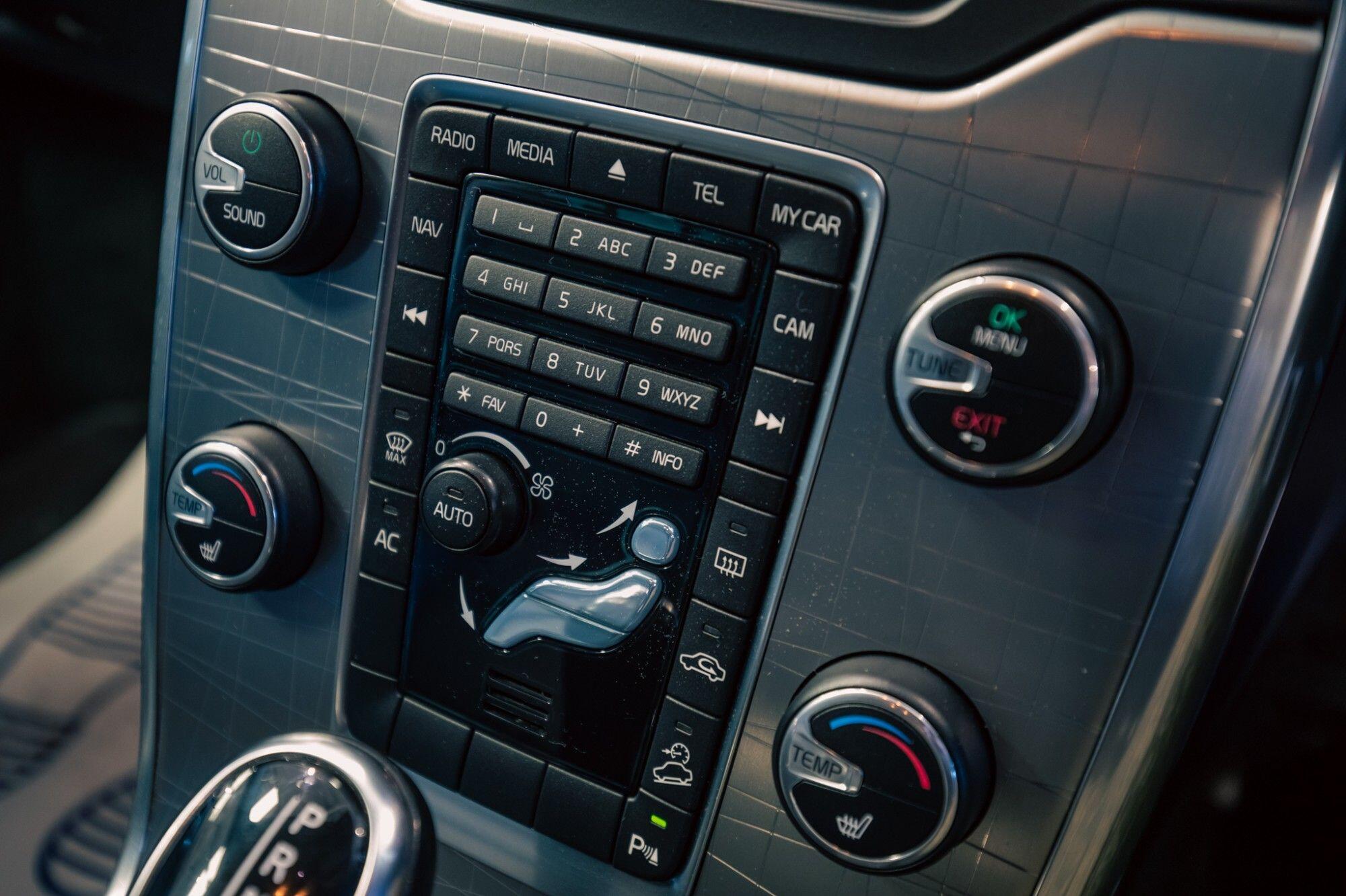 Volvo XC70 view 19